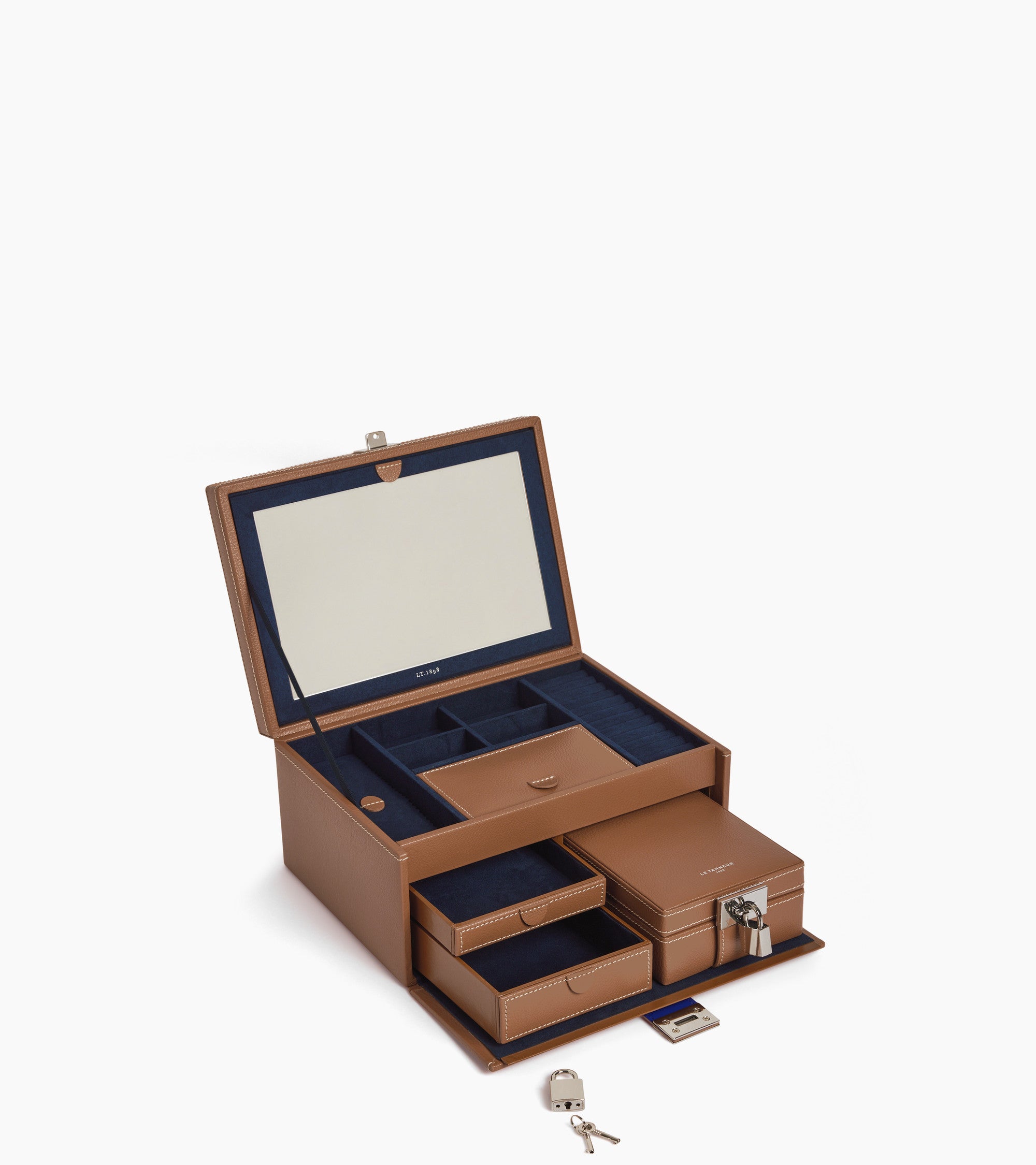 Large jewelry box in leather