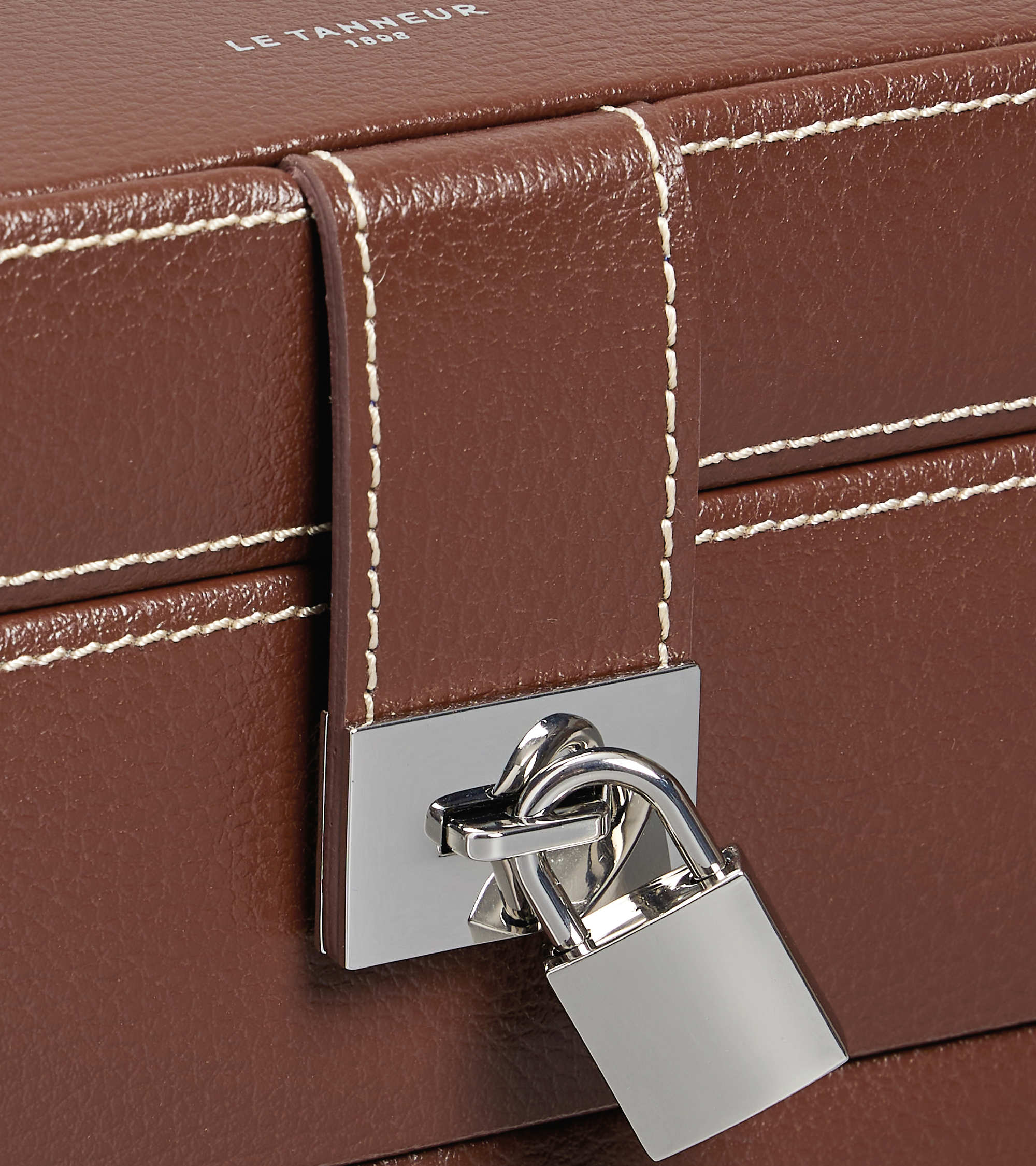 Medium automatic opening jewelry box in leather