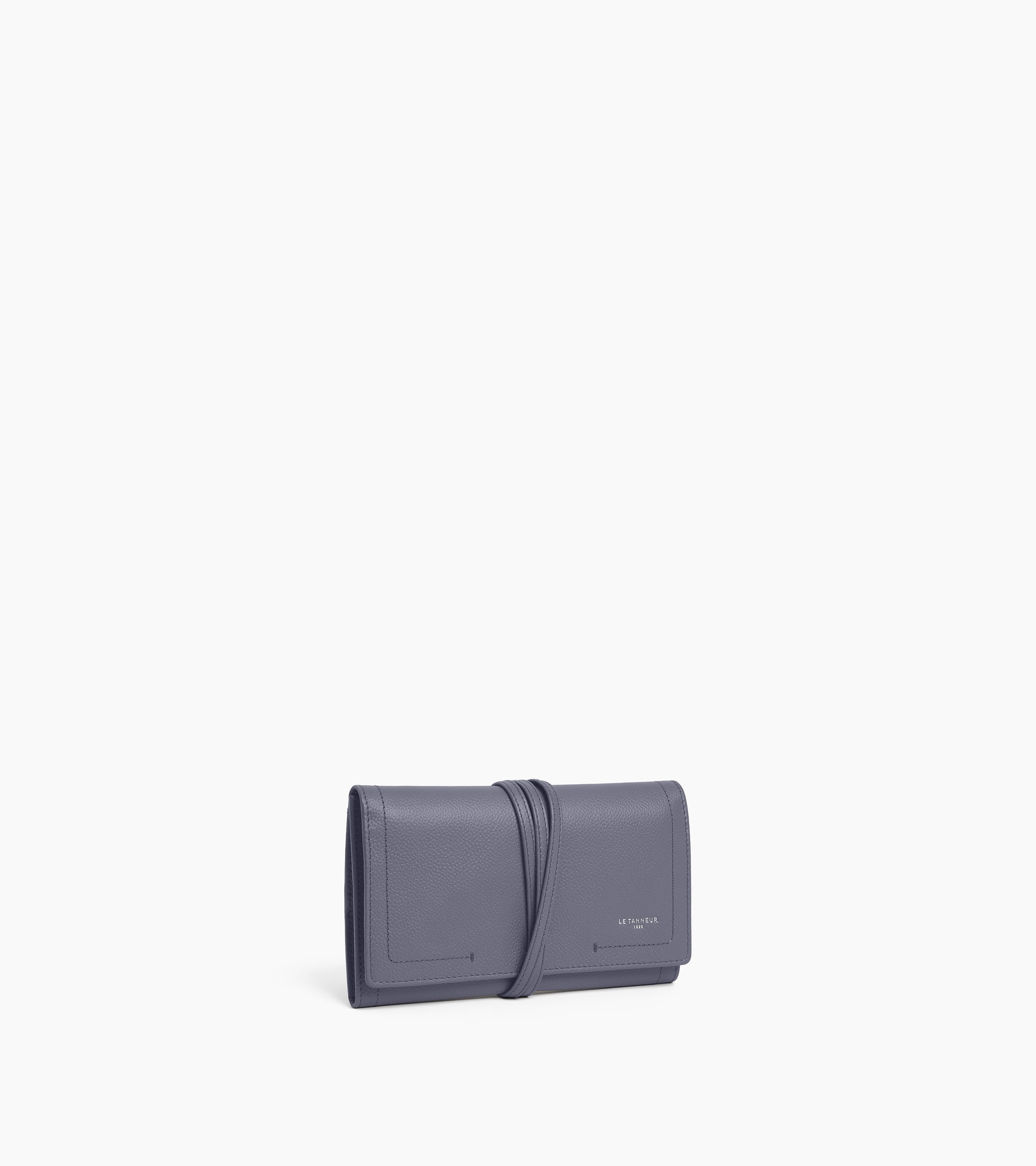 Travel jewellery box in grained leather