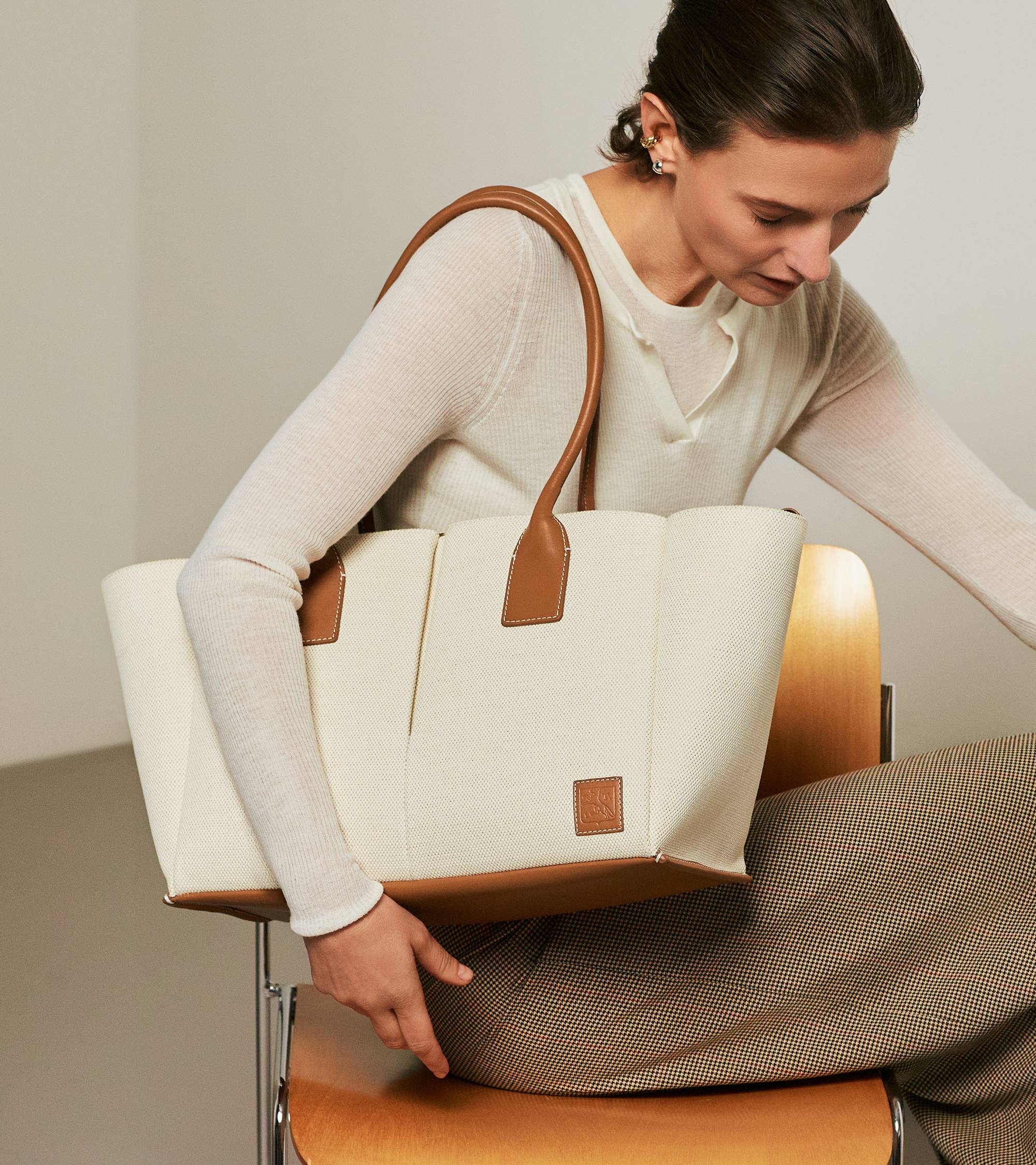 Elena large tote bag in cotton canvas and grained leather
