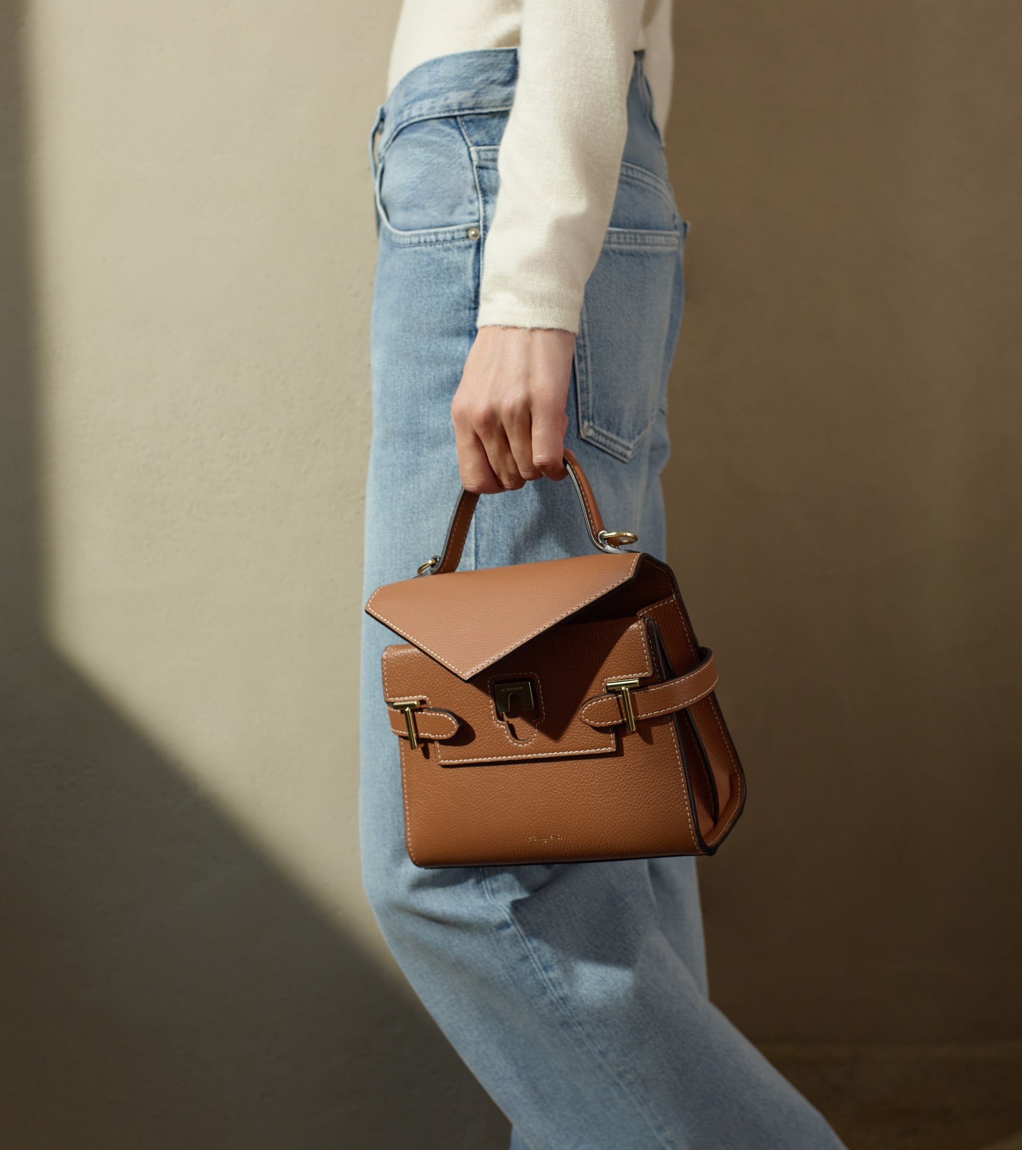 Emilie small handbag with double flap in grained leather