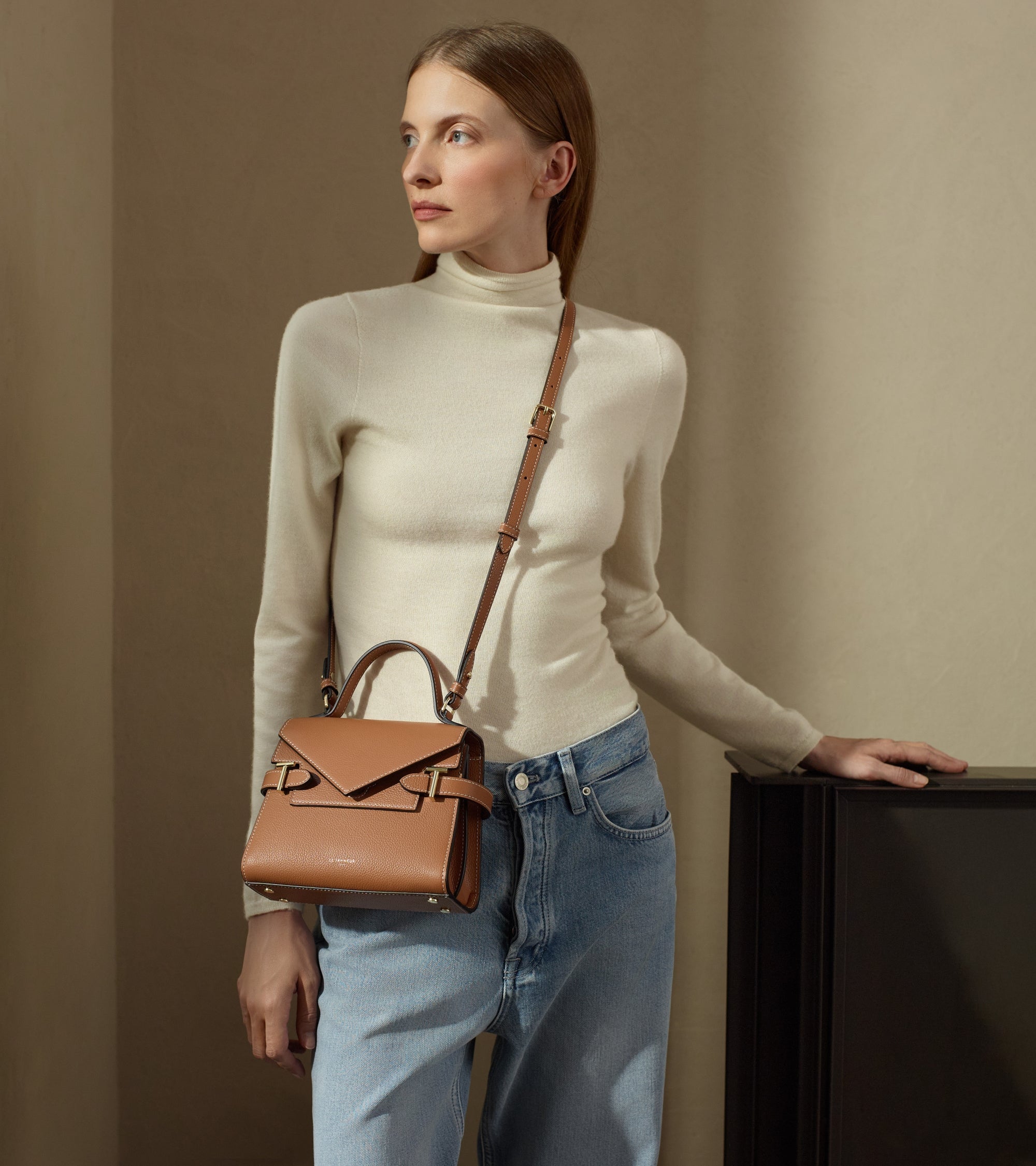 Emilie small handbag with double flap in grained leather