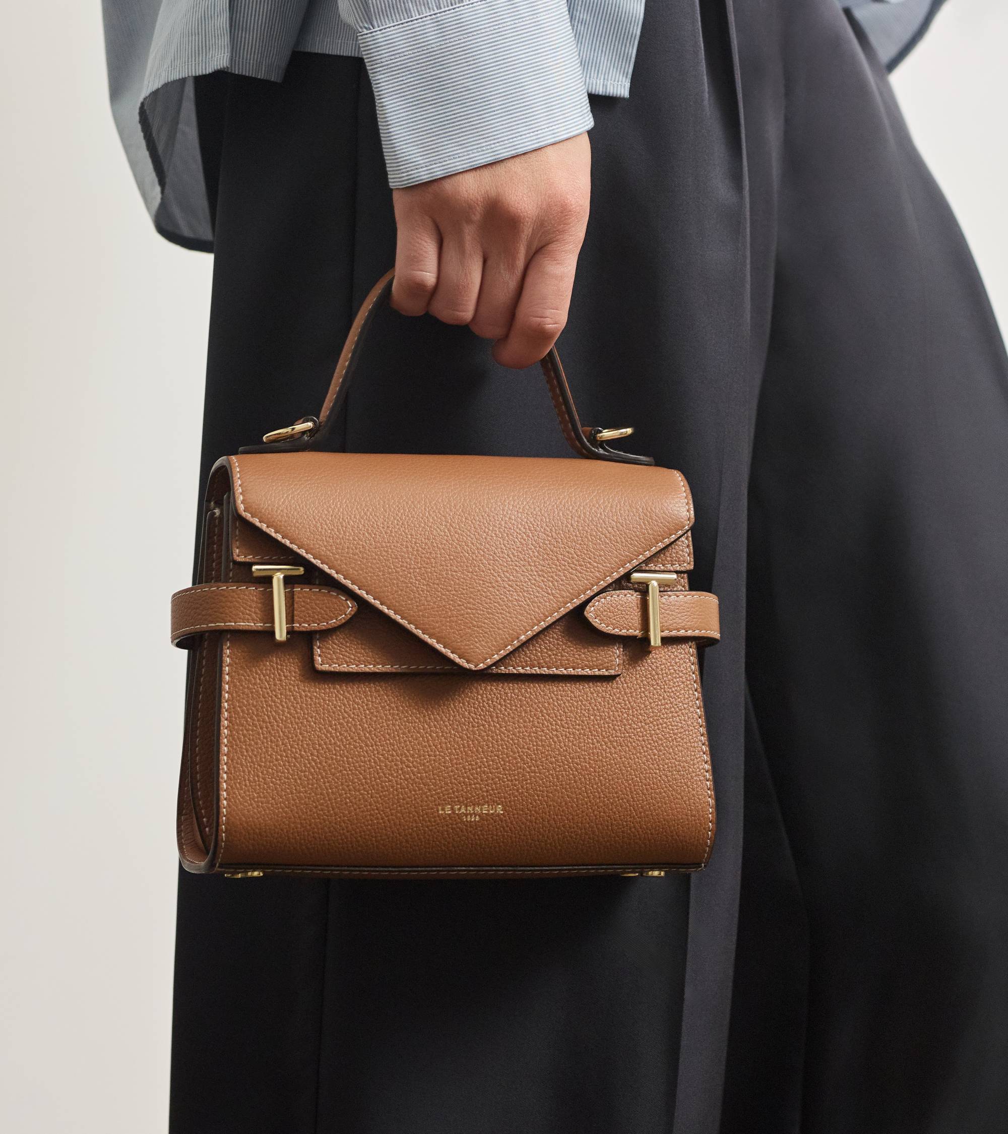 Emilie small handbag with double flap in grained leather