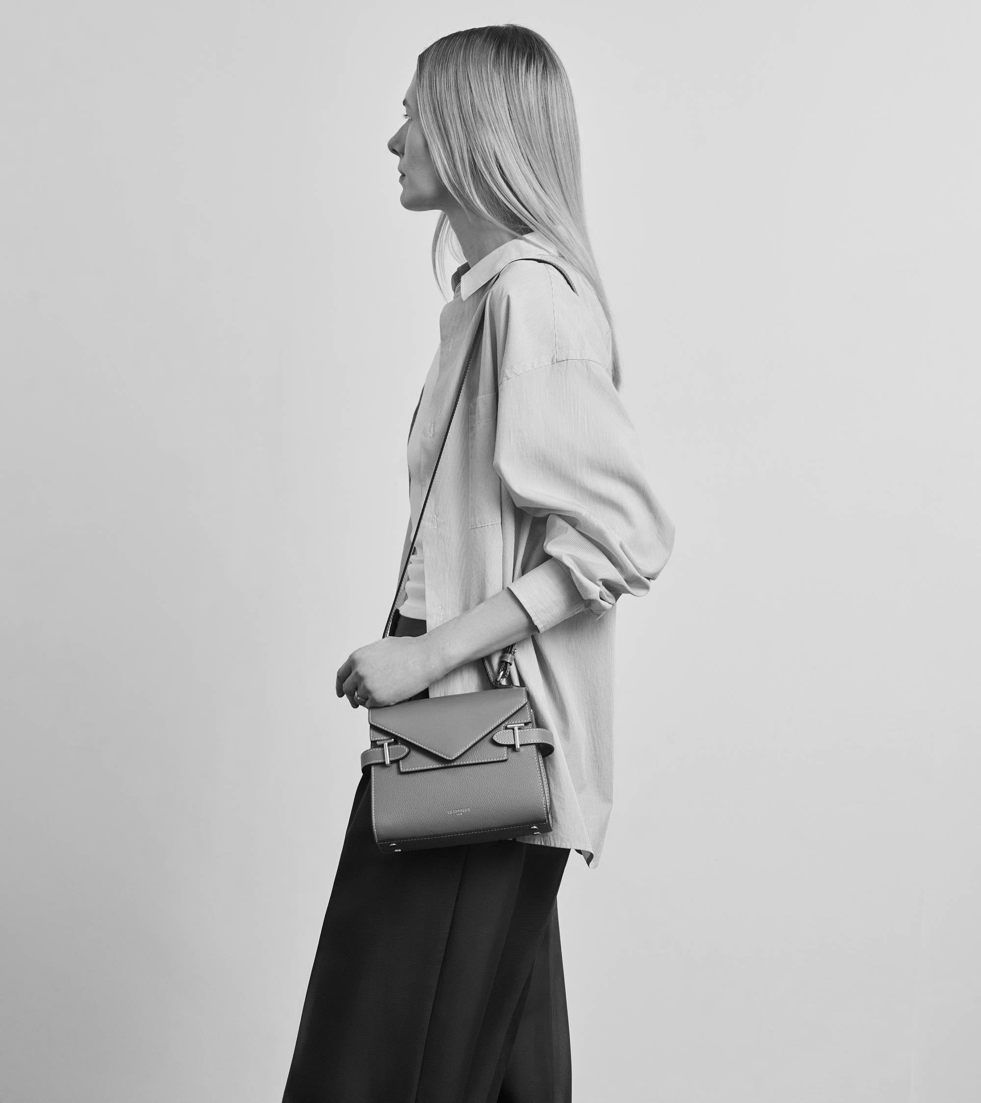 Emilie small handbag with double flap in grained leather