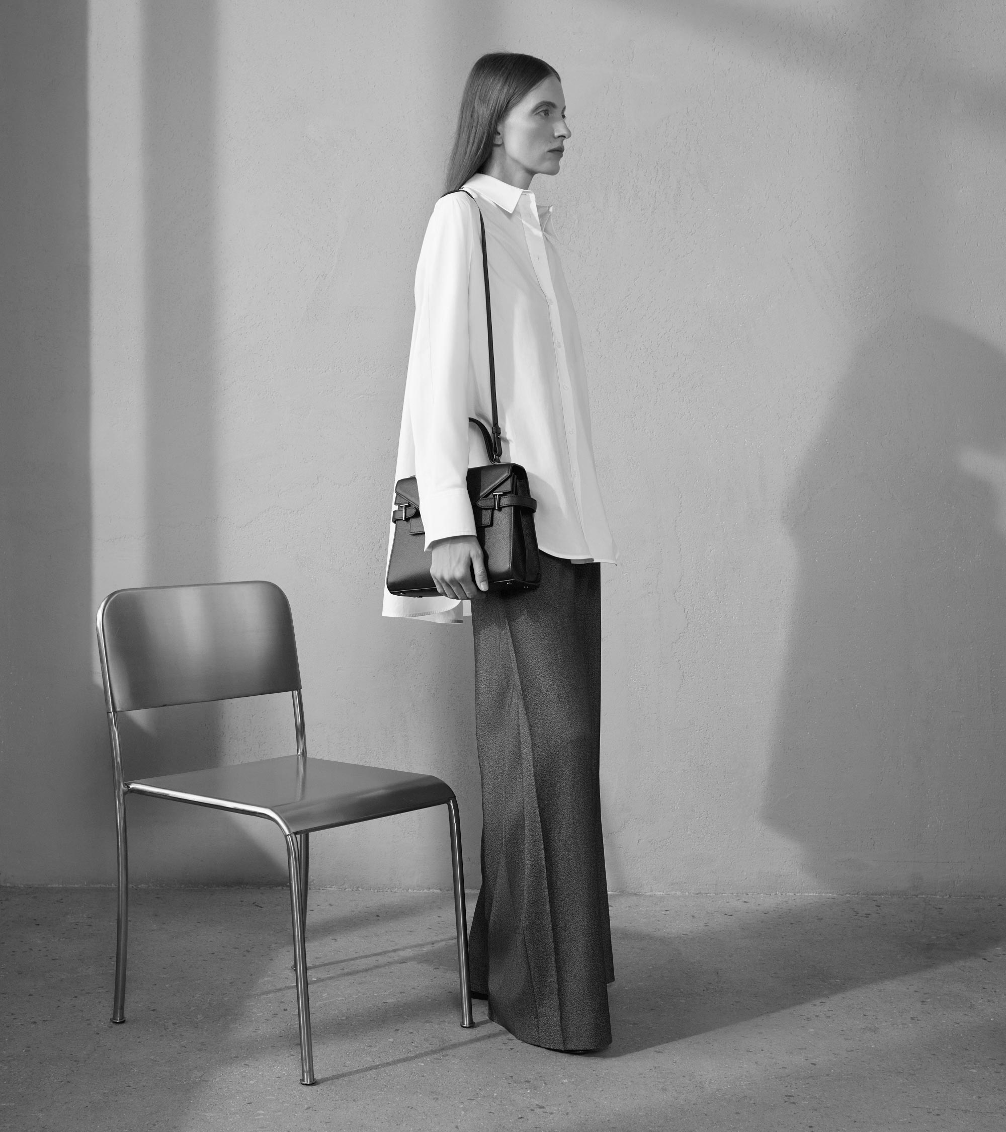 Emilie medium handbag with double flap in grained leather