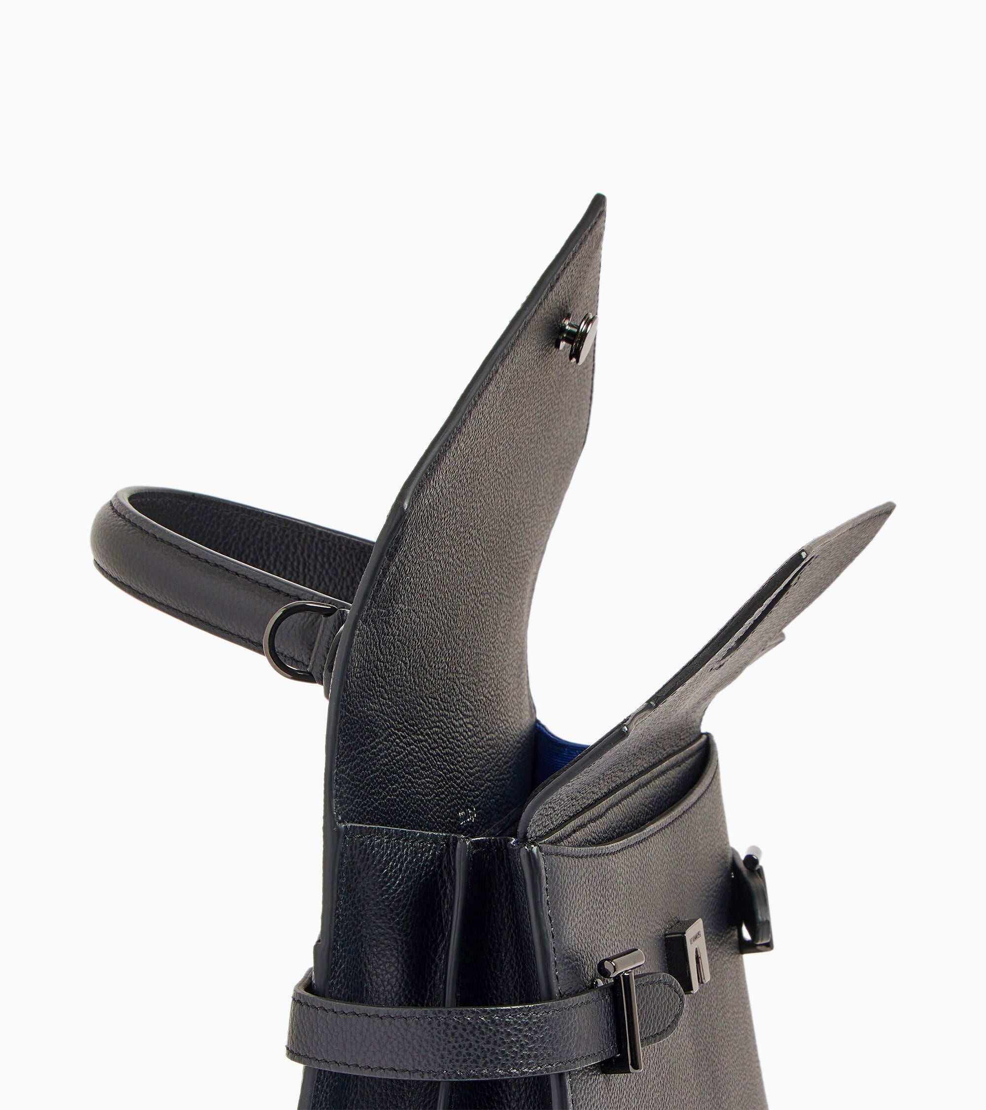 Emilie medium handbag with double flap in grained leather