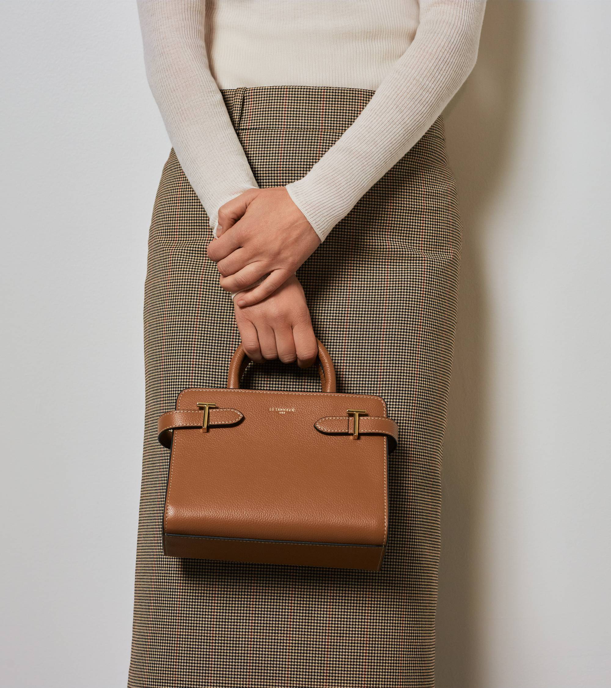 Emilie small handbag in grained leather