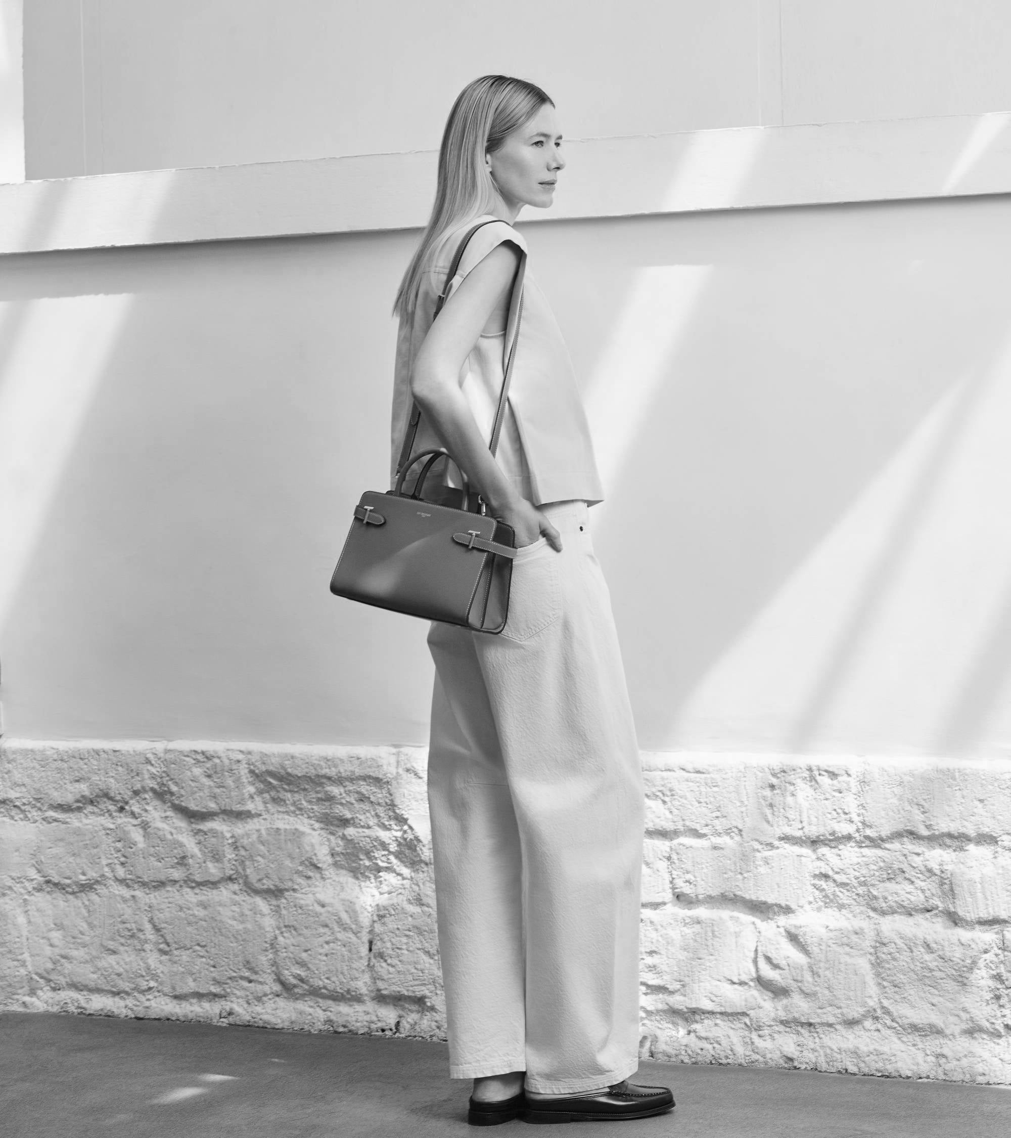 Emilie medium-sized handbag in grained leather