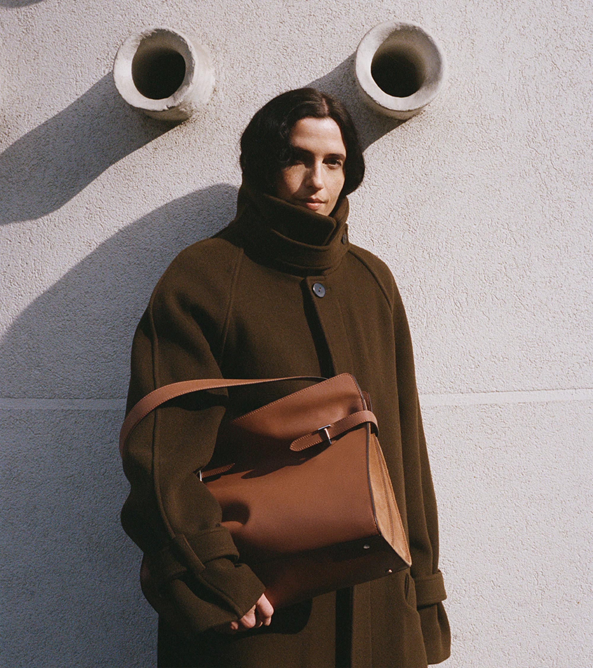 Emie maxi shoulderbag in smooth leather and nubuck