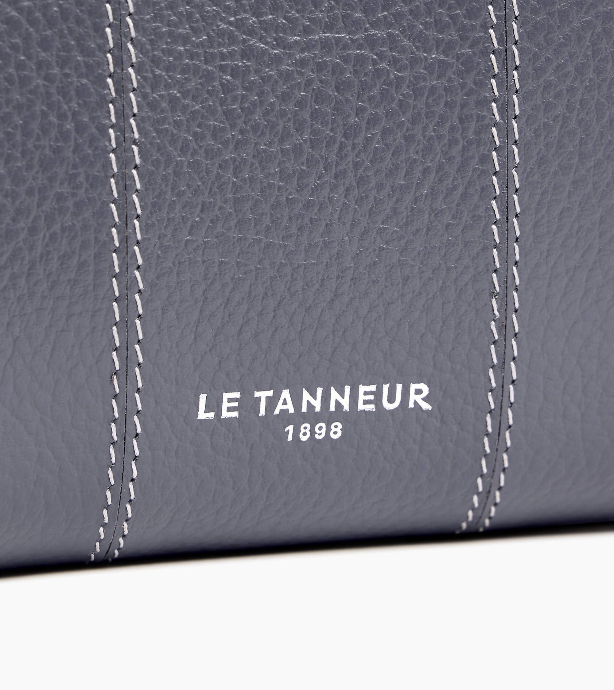 Marguerite small wallet in grained leather