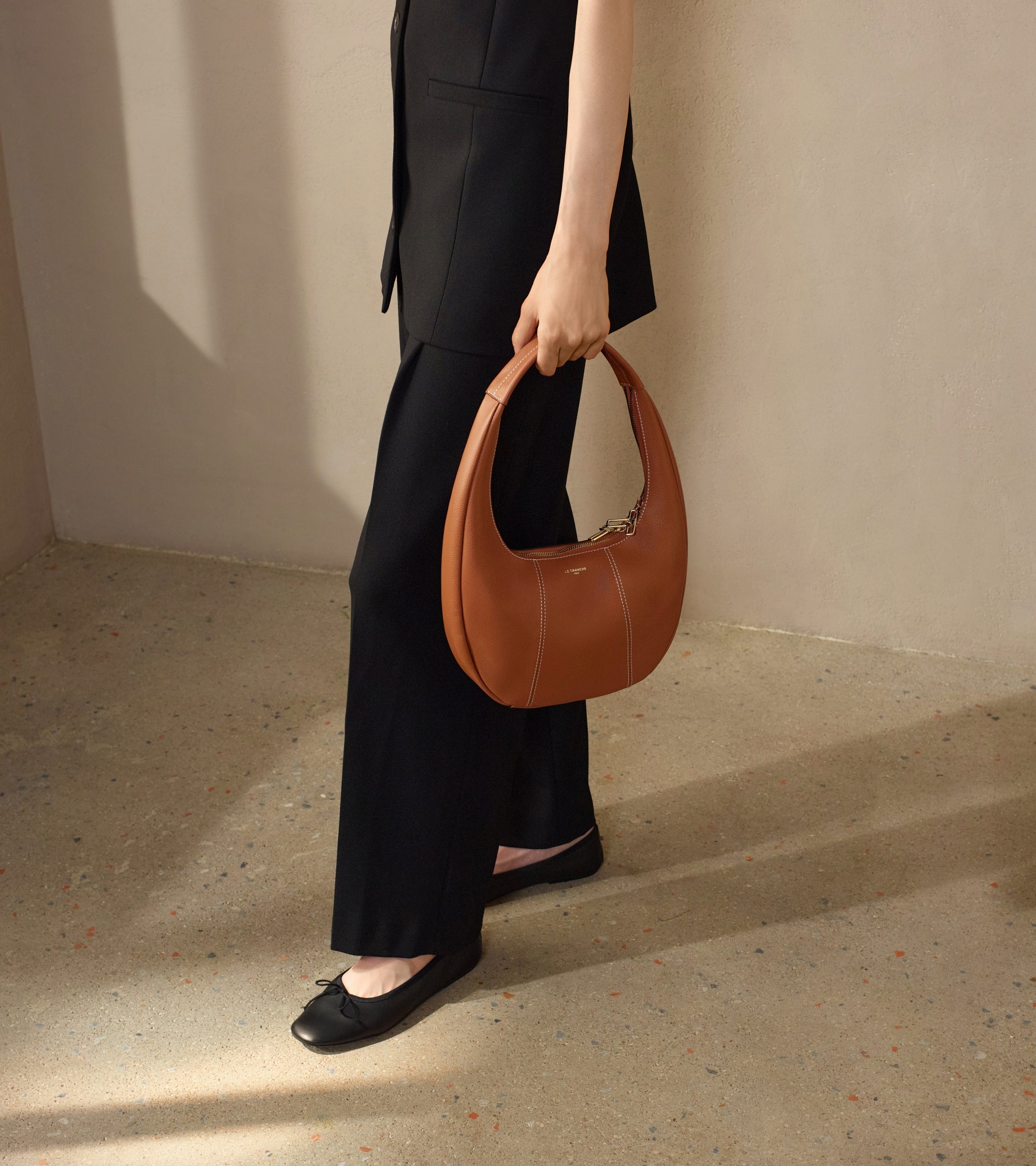 Juliette medium hobo bag in grained leather