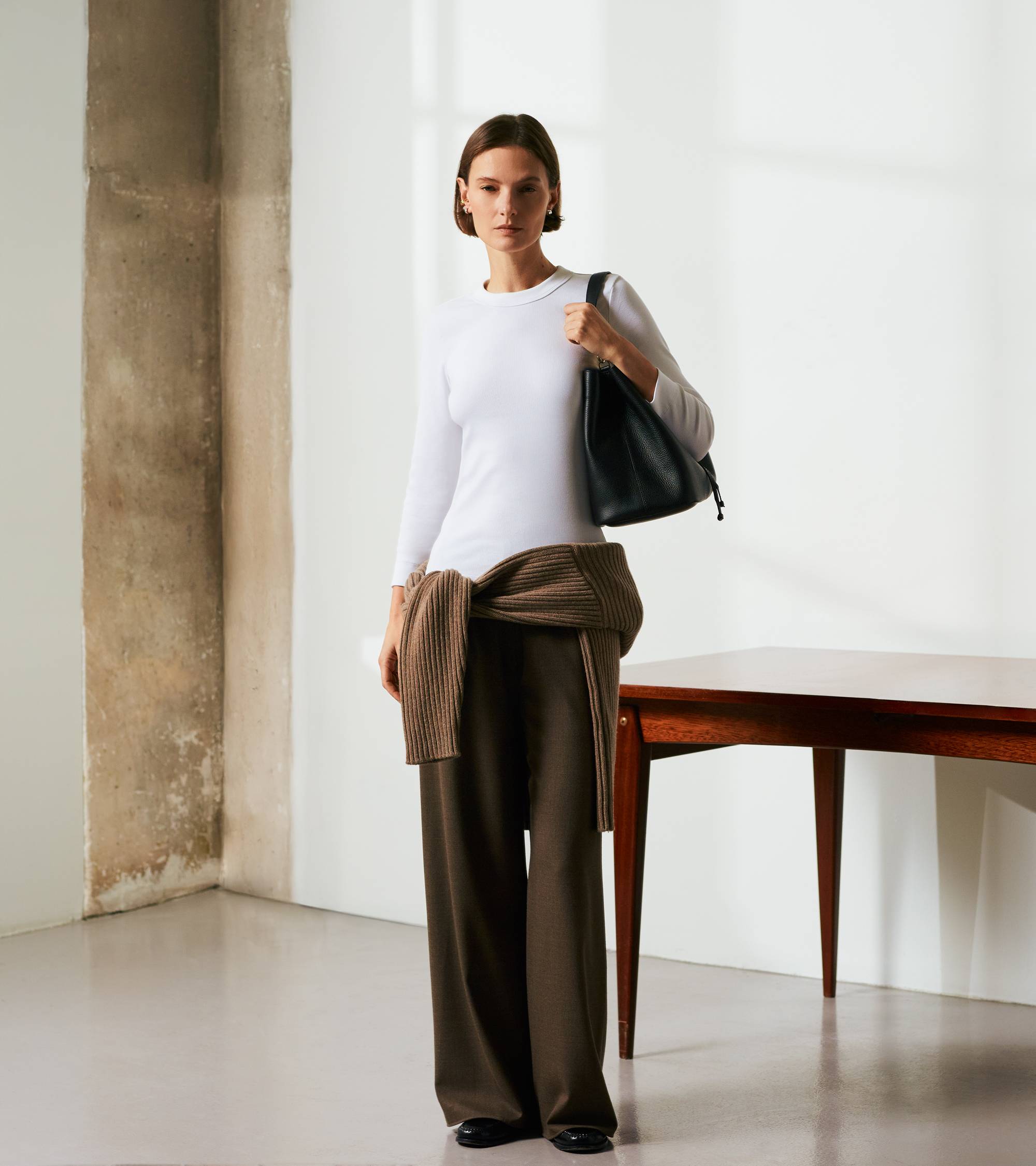 Louise large bucket bag in grained leather