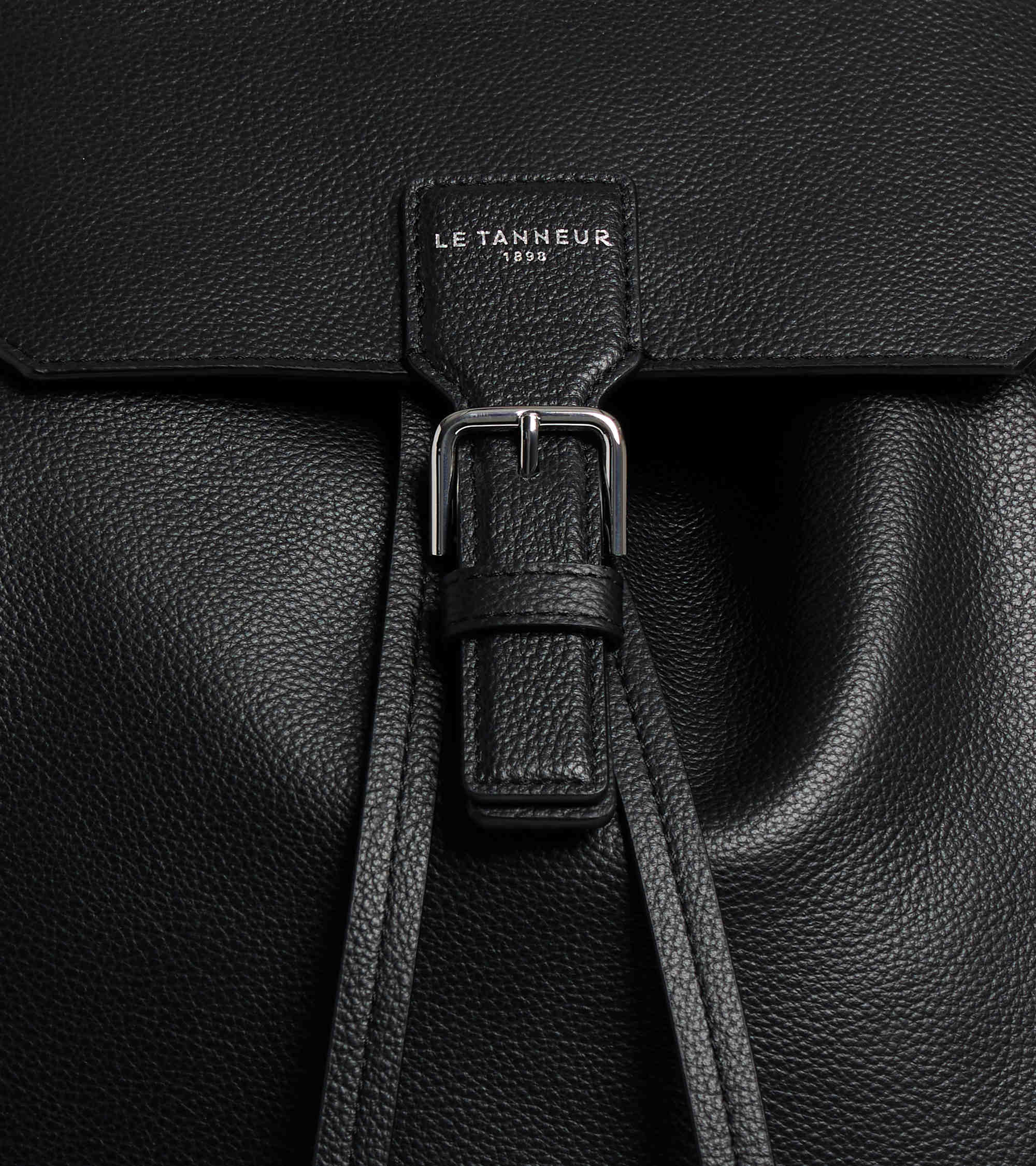 Emile backpack in grained leather with a flap