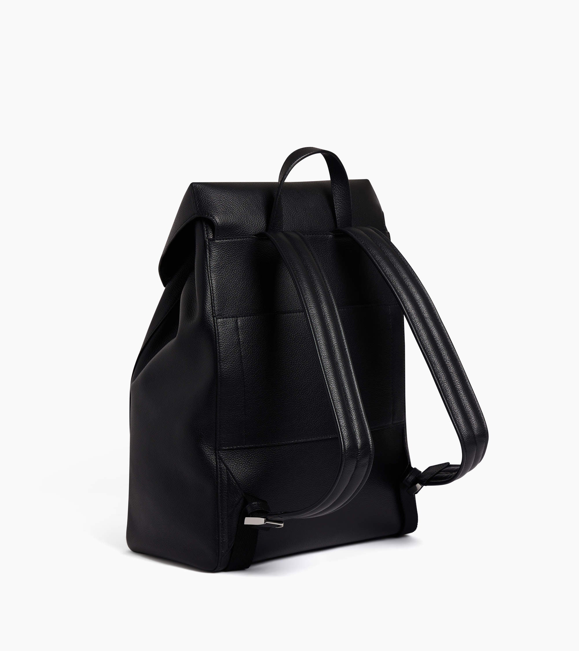 Emile backpack in grained leather with a flap
