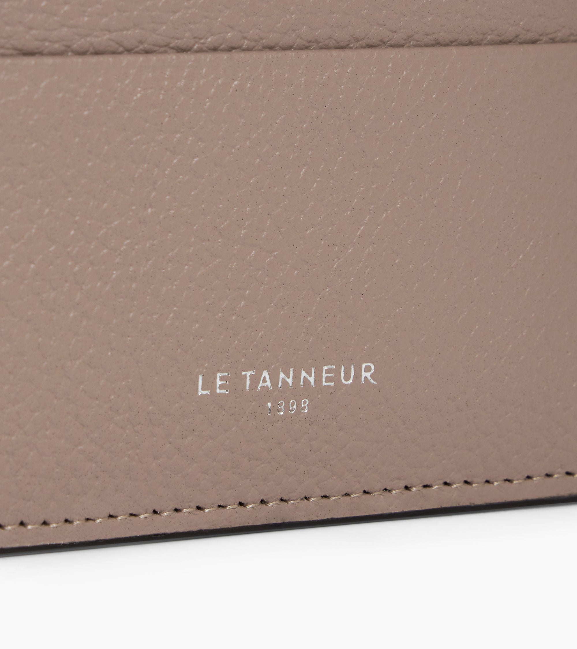 Emile card holder in grained leather