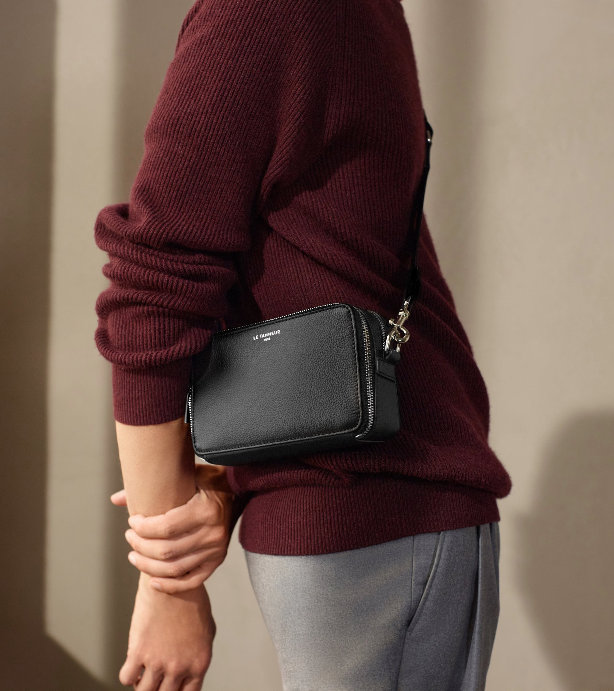 Emile small 2-compartment pouch in grained leather