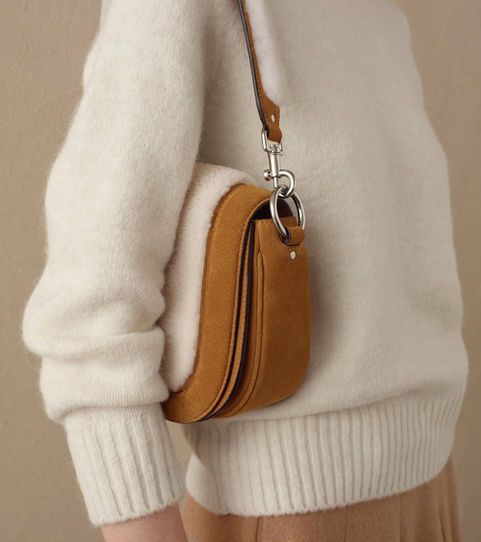 Ella medium shoulder bag in suede and reversed sheepskin