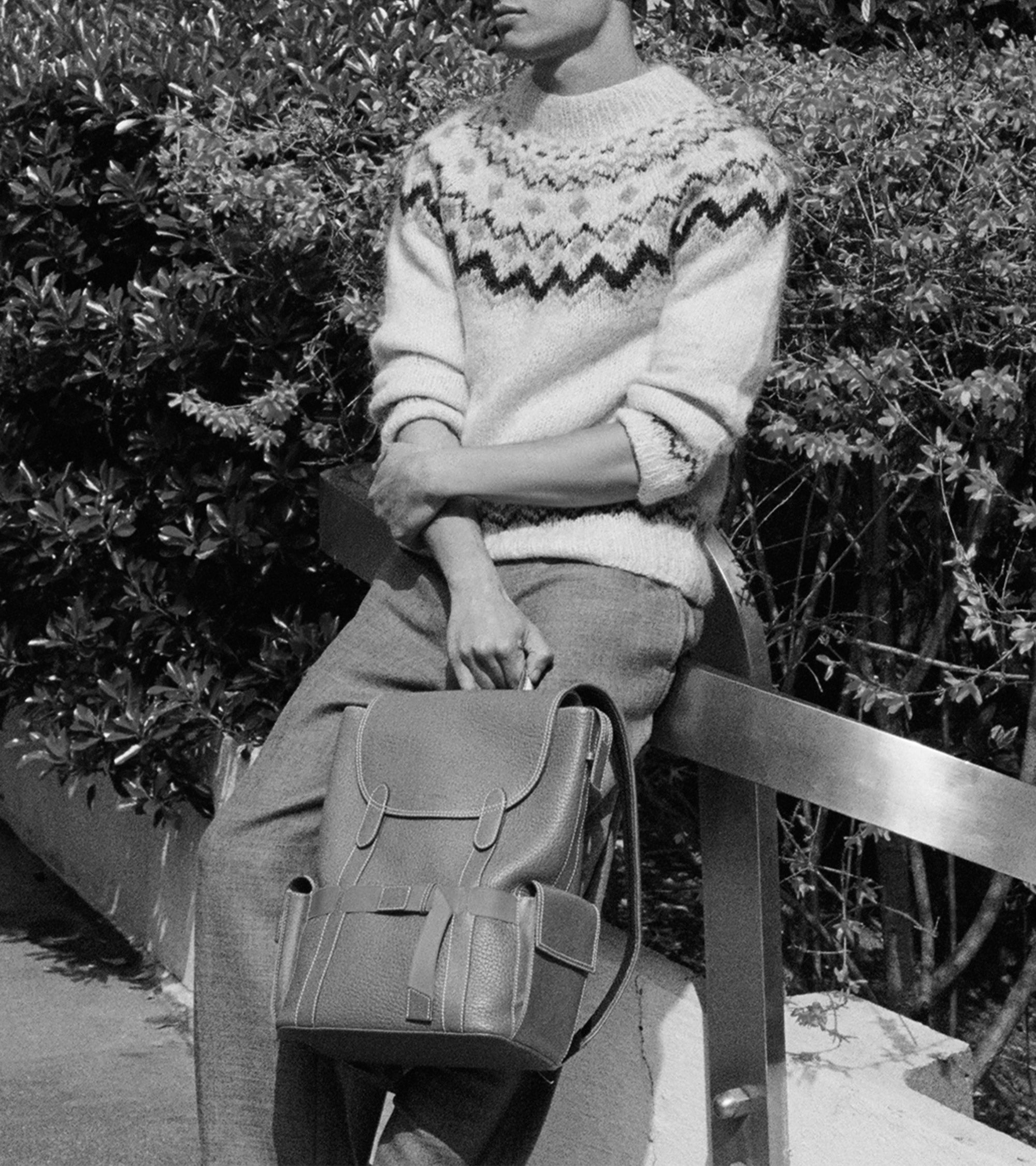 Noah backpack with flap in buffalo grain leather and smooth leather