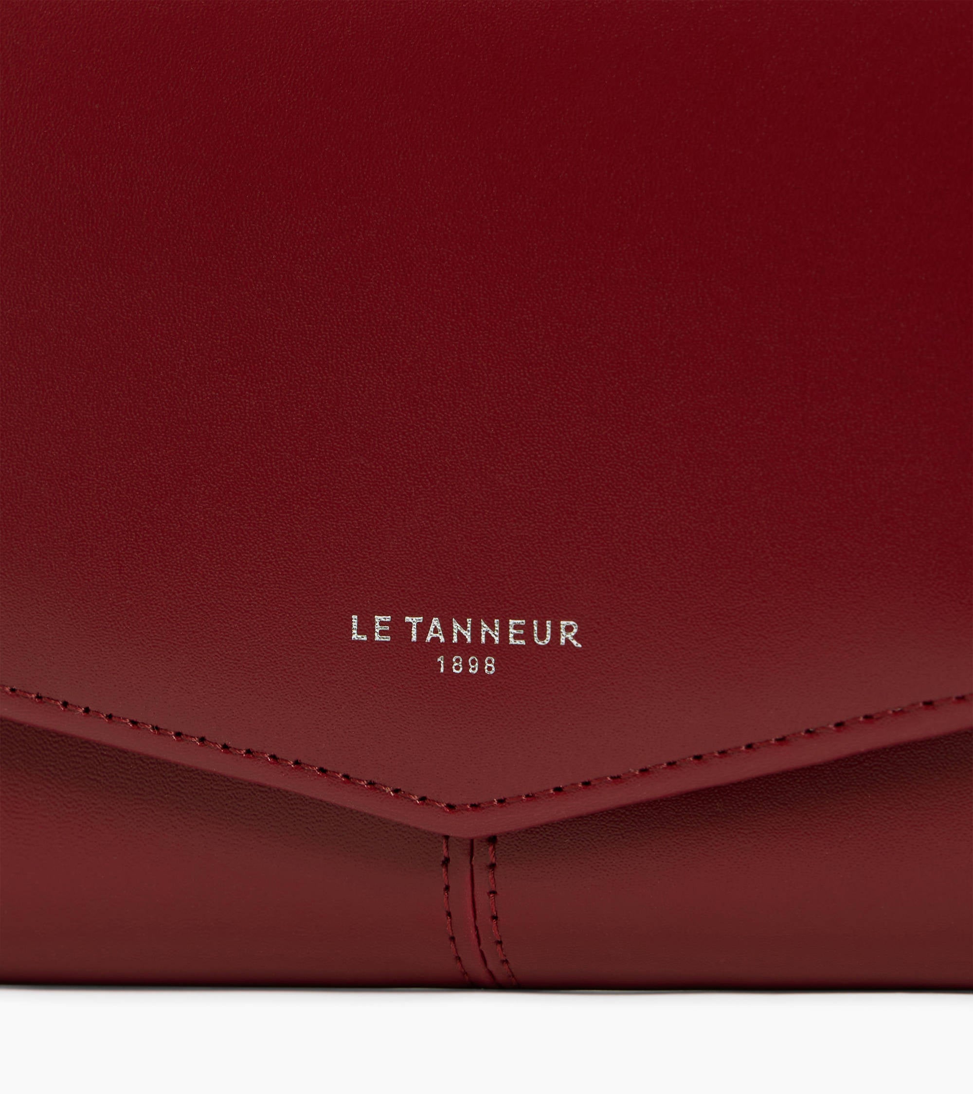 Medium Charlotte wallet in smooth leather