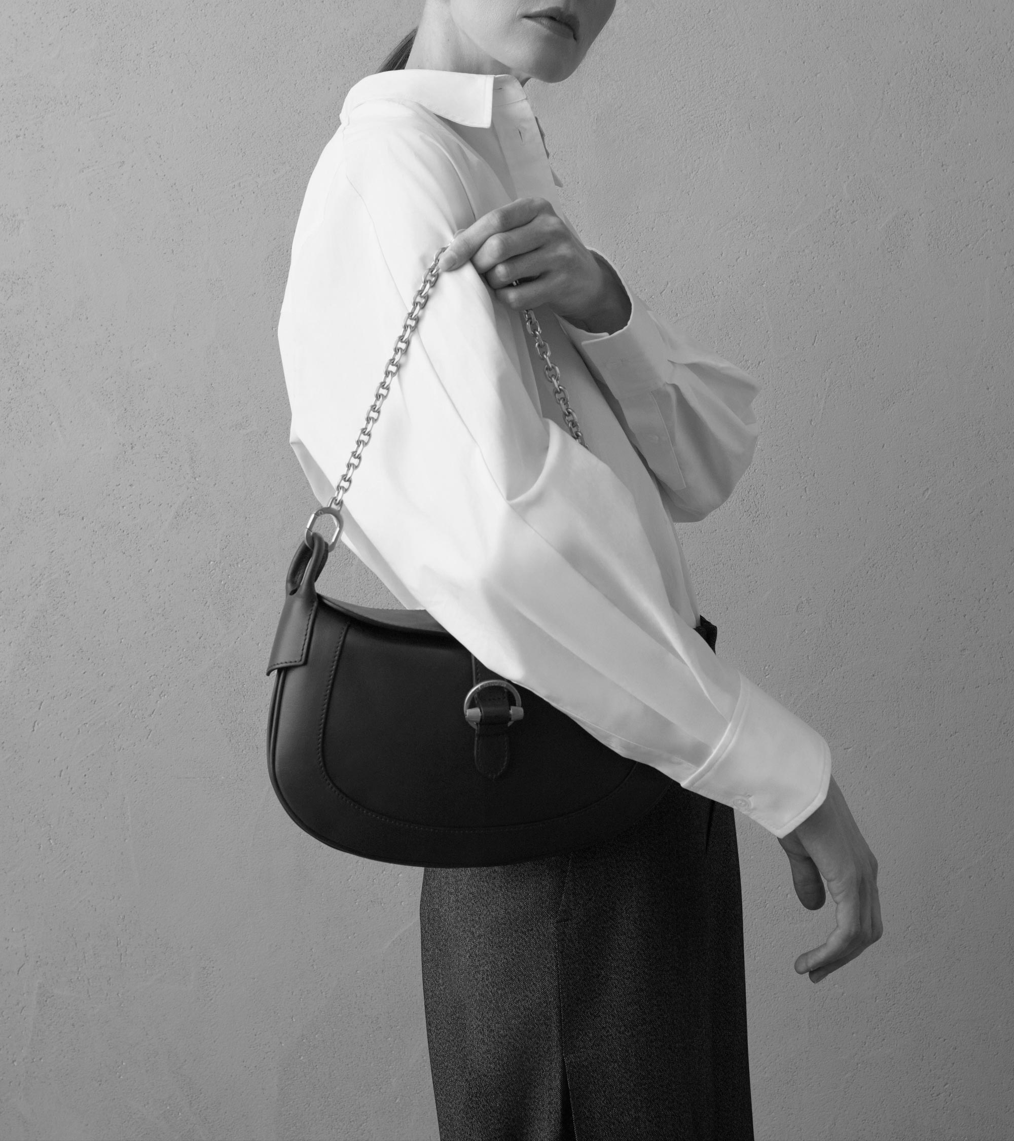 Pia small shoulder bag in smooth leather