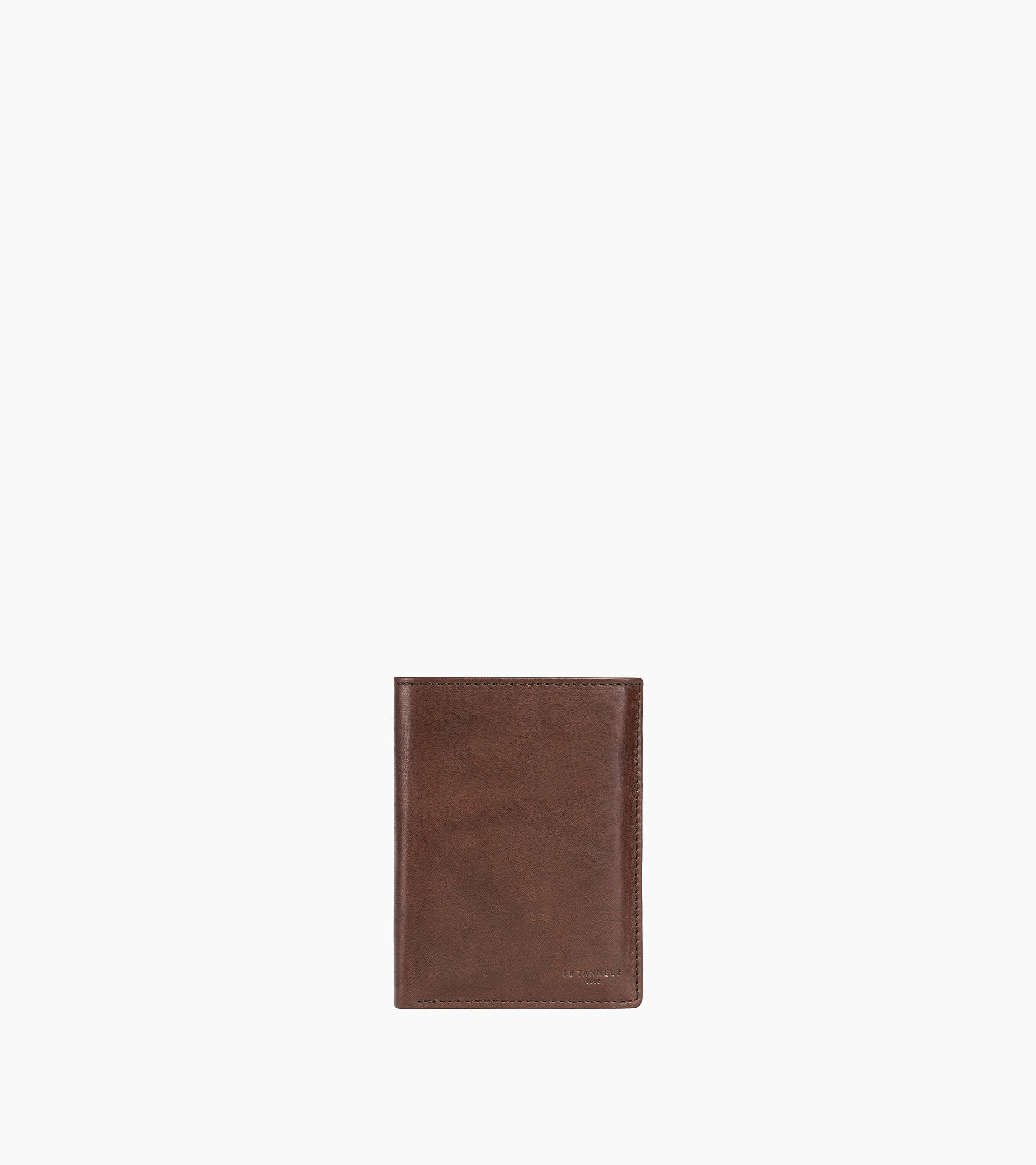 Medium zipped vertical wallet with 3 sections in oiled leather.