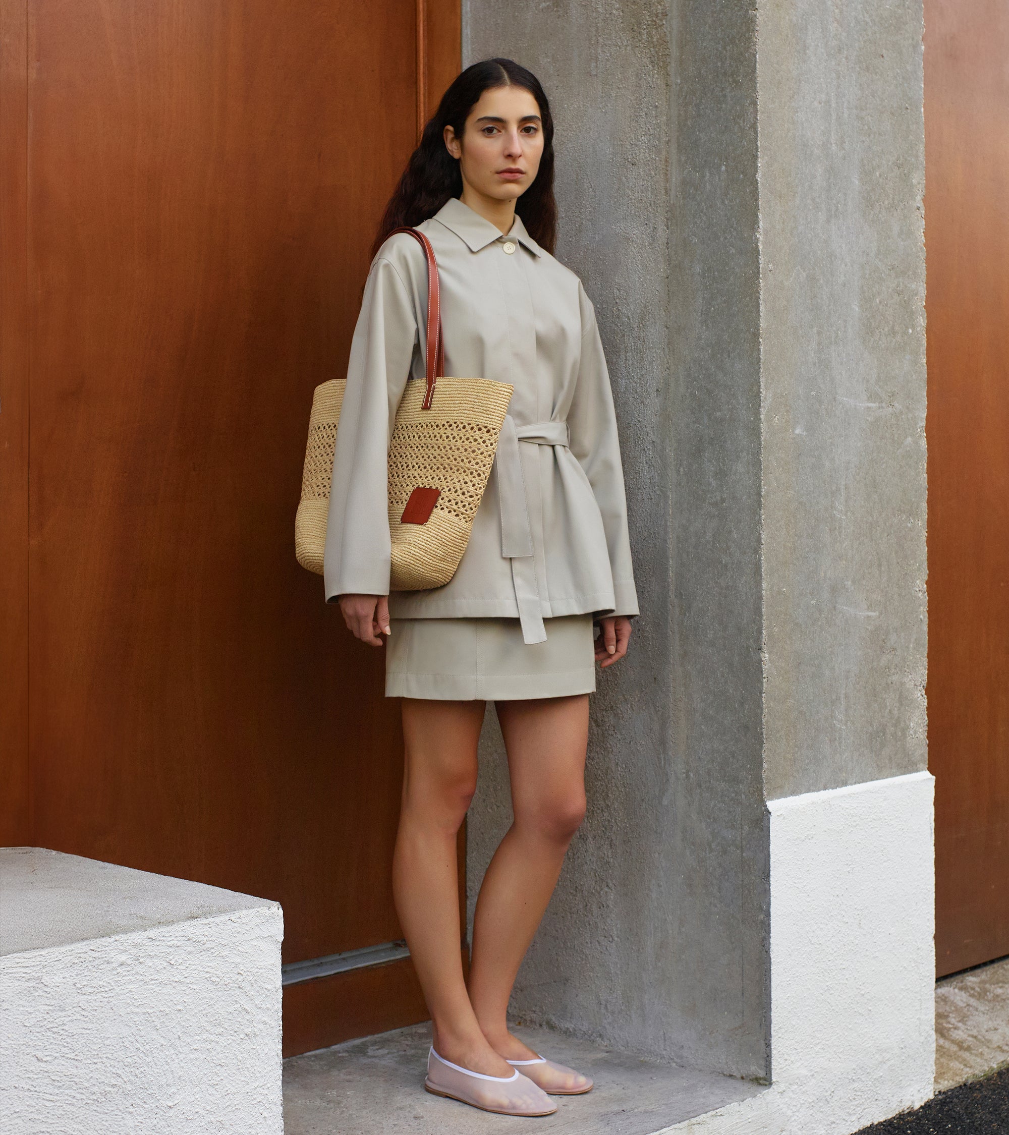 Le Nattier large tote bag in raffia and plant-based leather