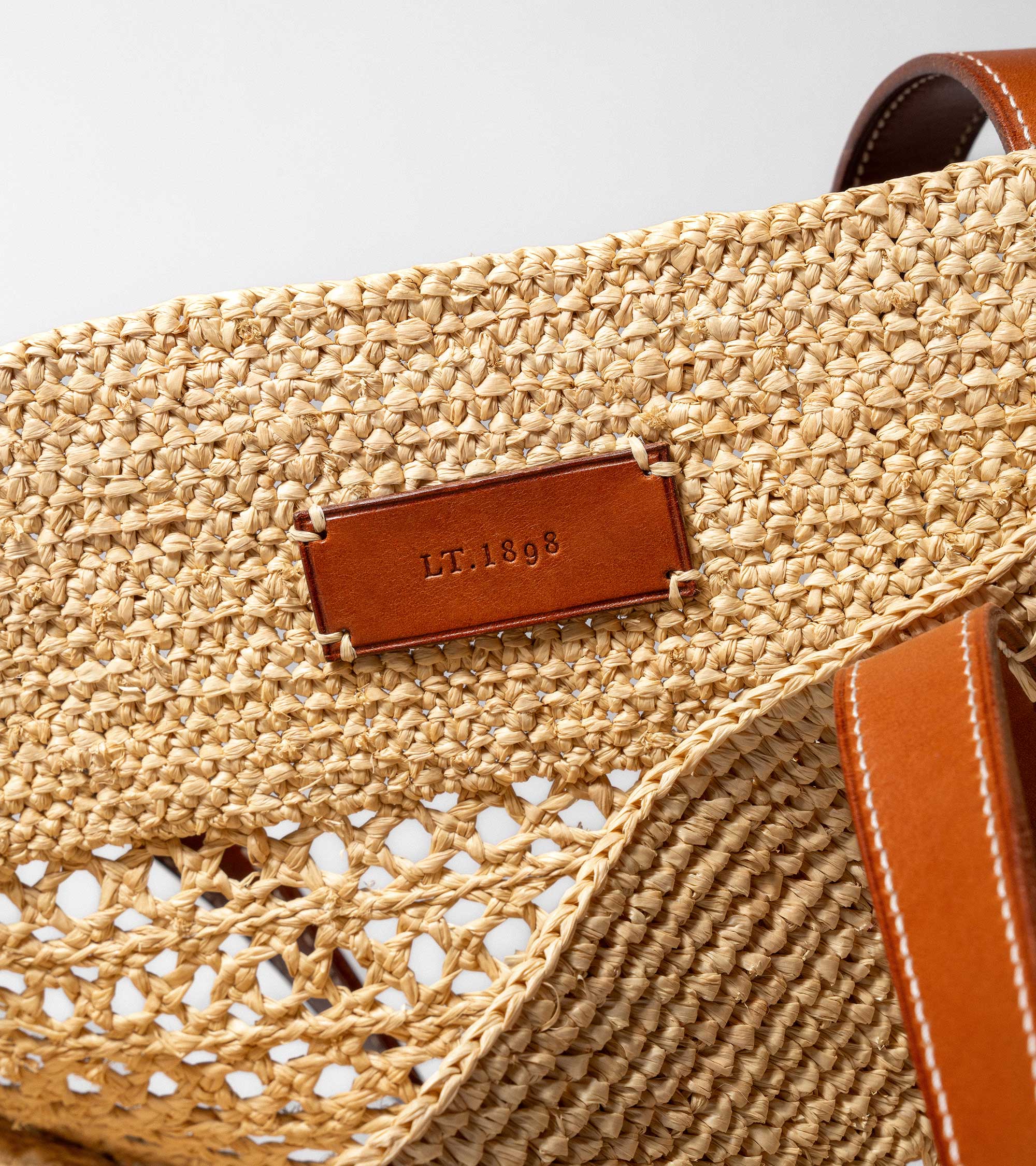 Le Nattier large tote bag in raffia and plant-based leather