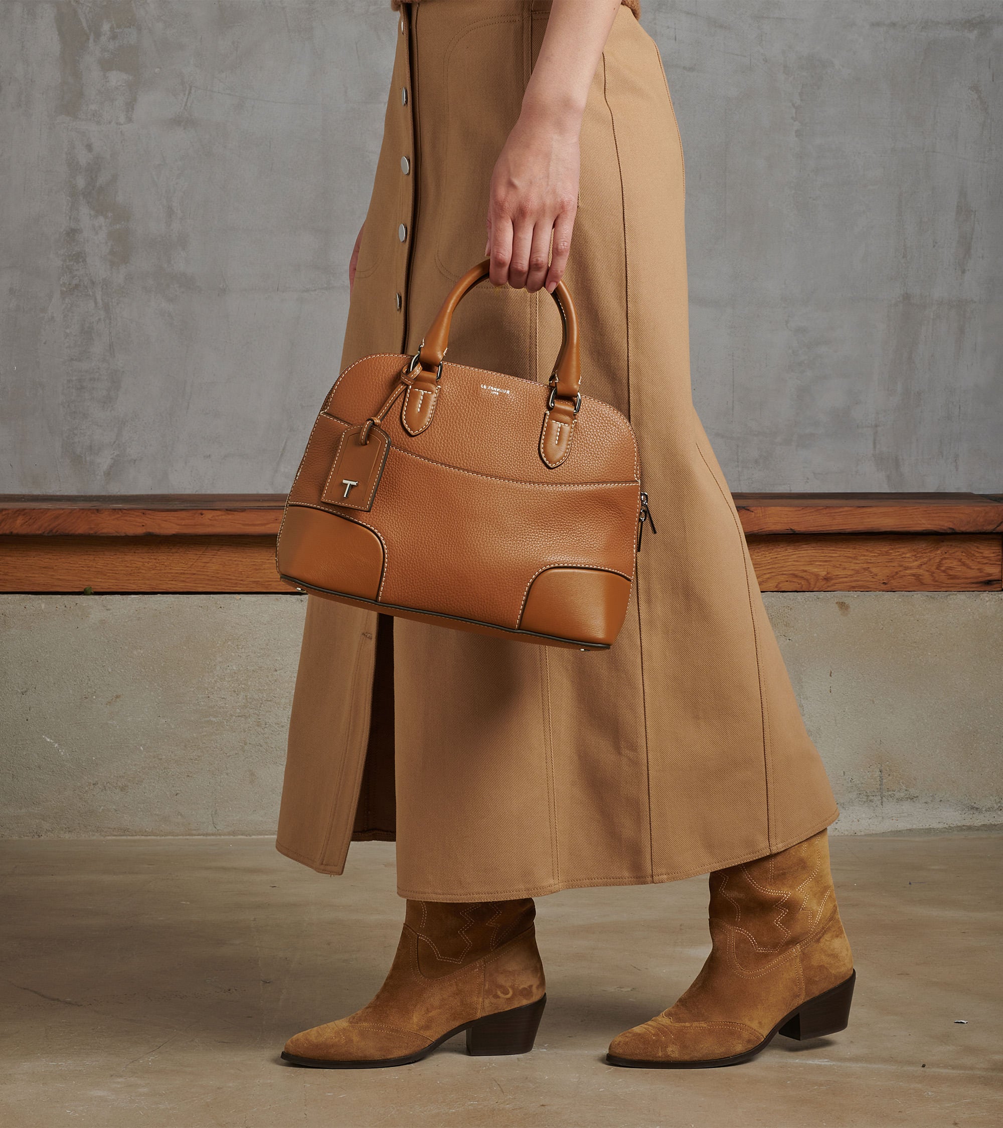 Romy medium handbag in smooth grained leather