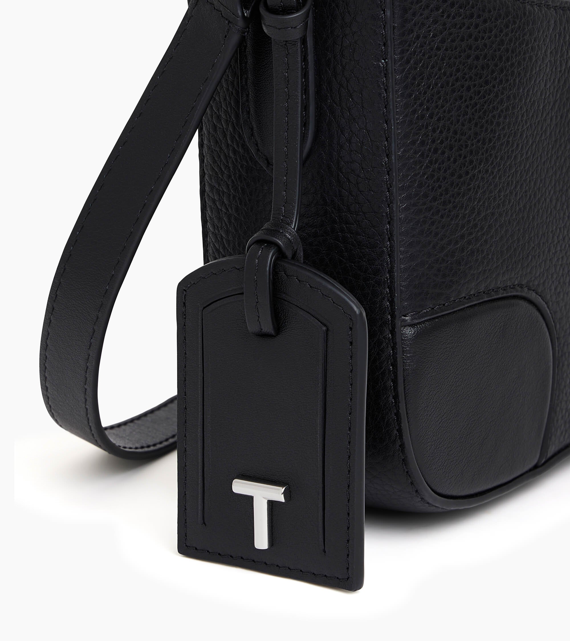 Romy medium shoulder bag in smooth grained leather