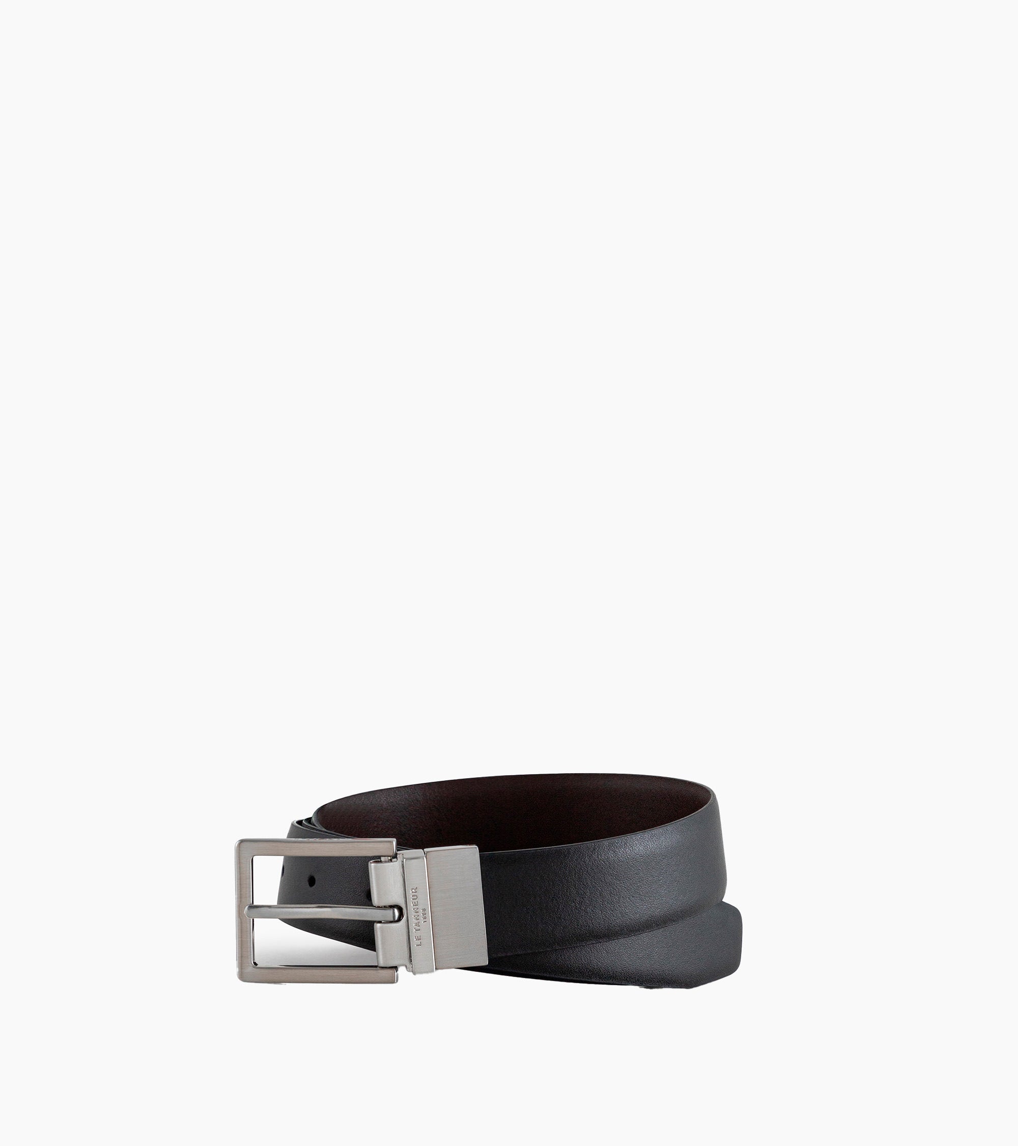 Classic men's belt with square buckle in smooth leather