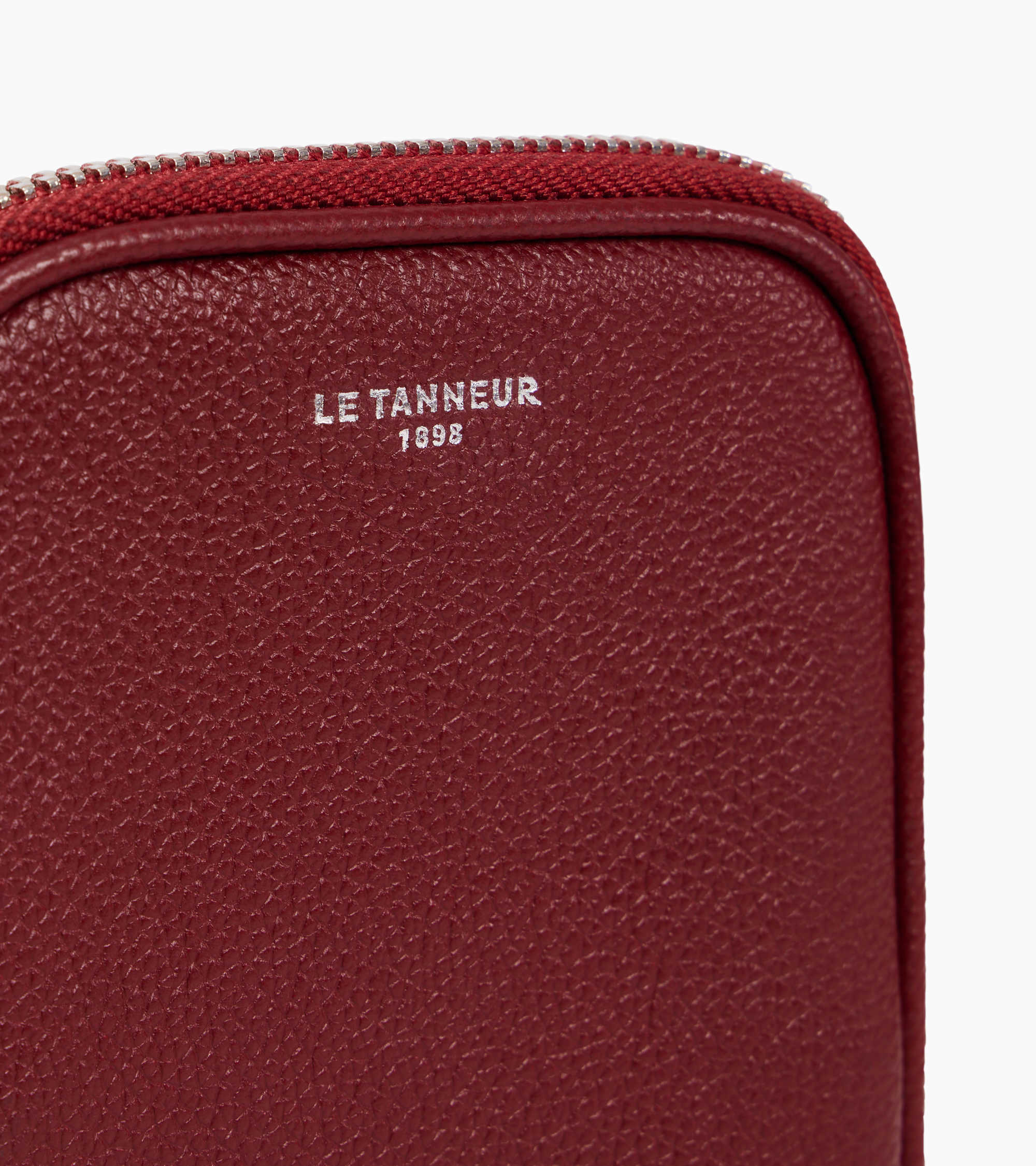 Phone case in grained leather
