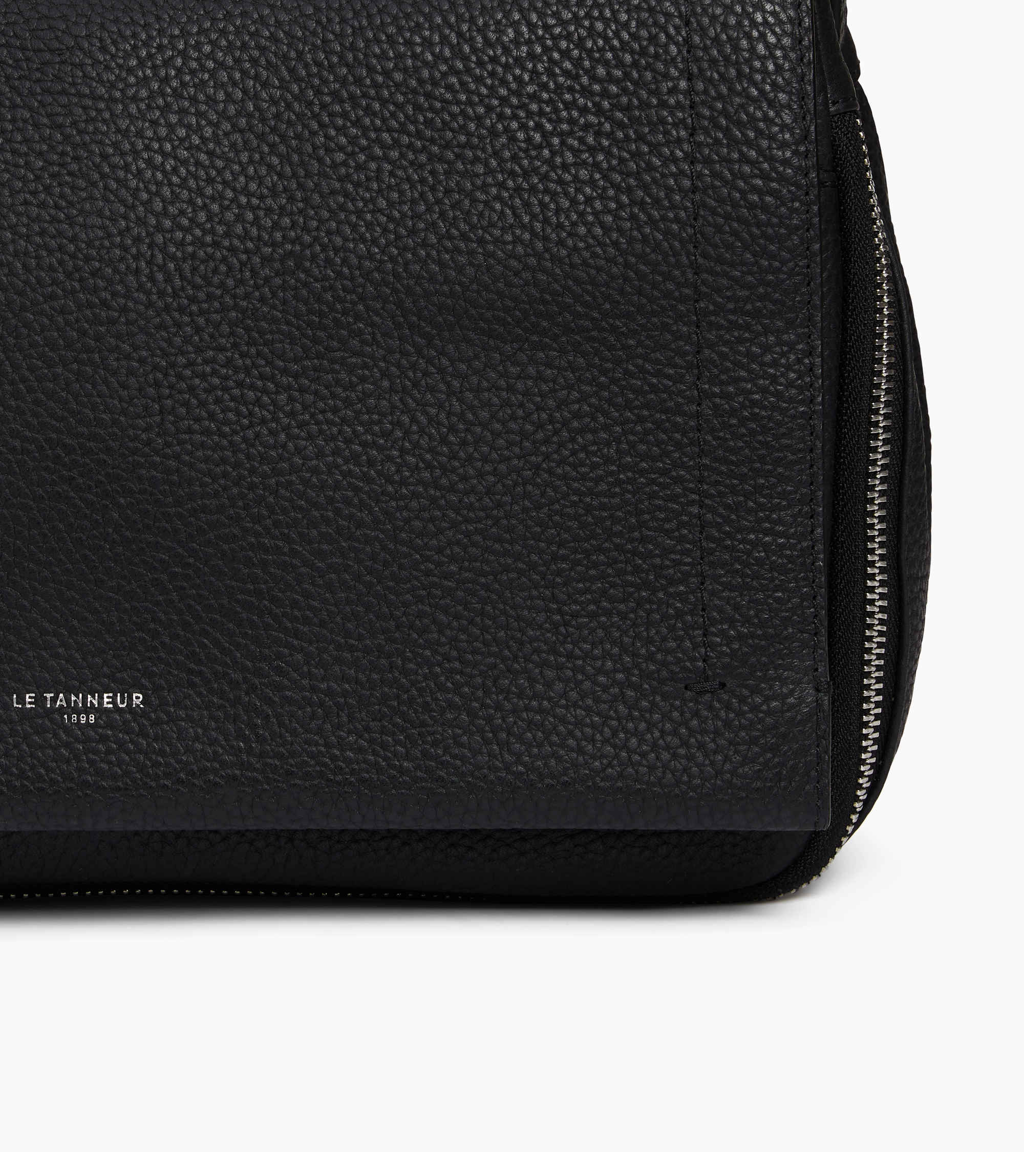 Aurore medium shoulder bag in grained leather