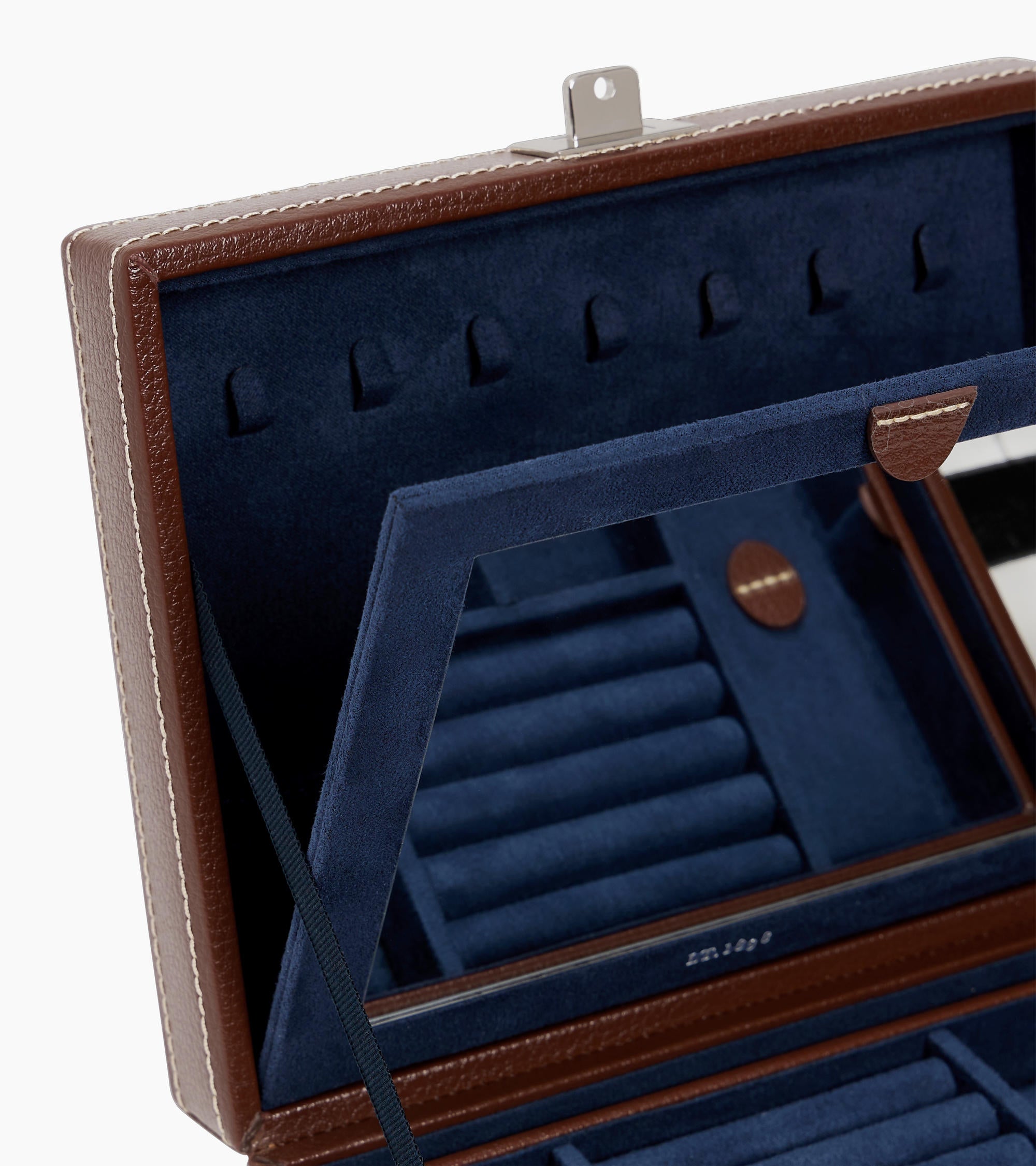 Medium jewelry box in leather
