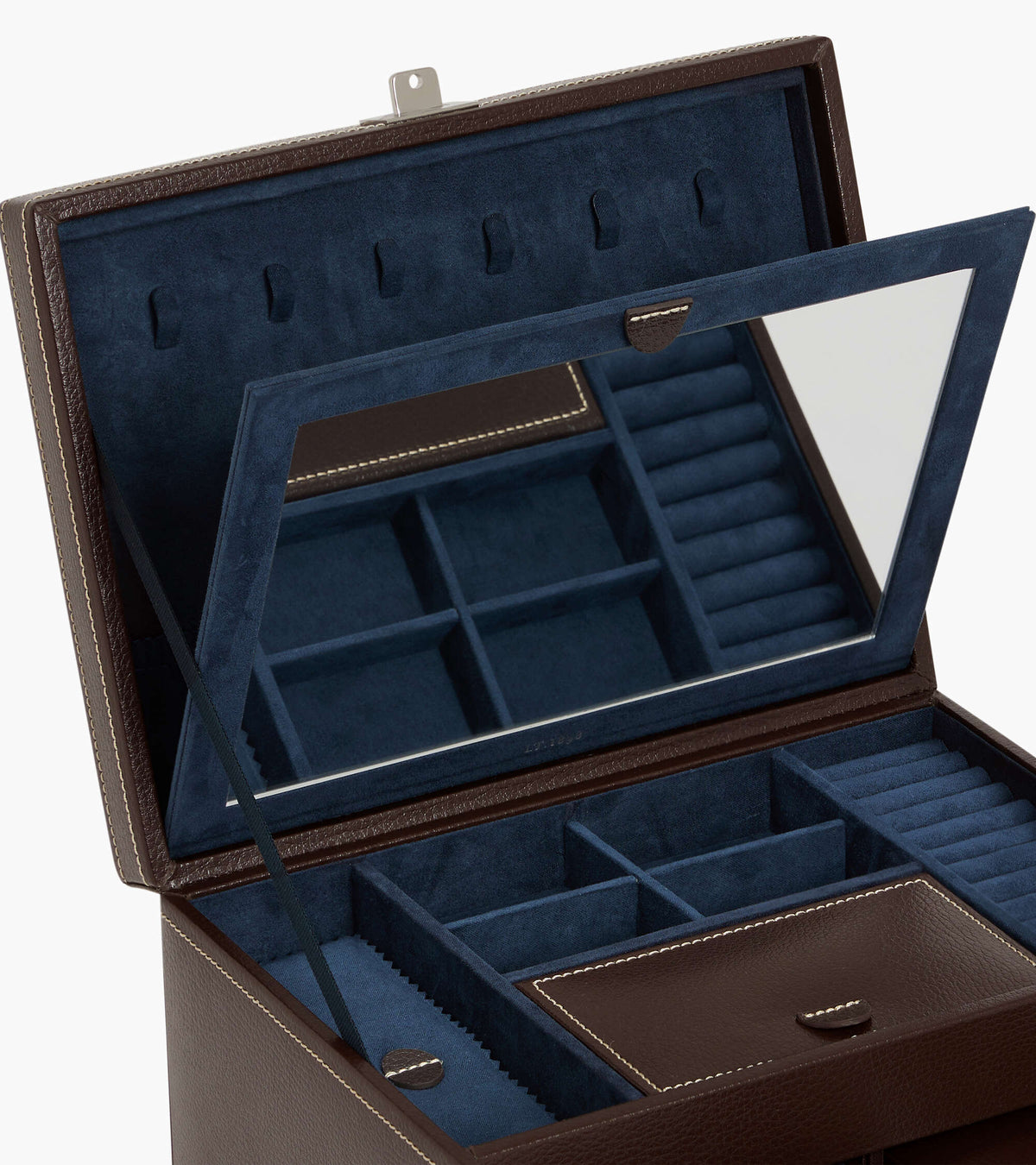 Large jewelry box in leather