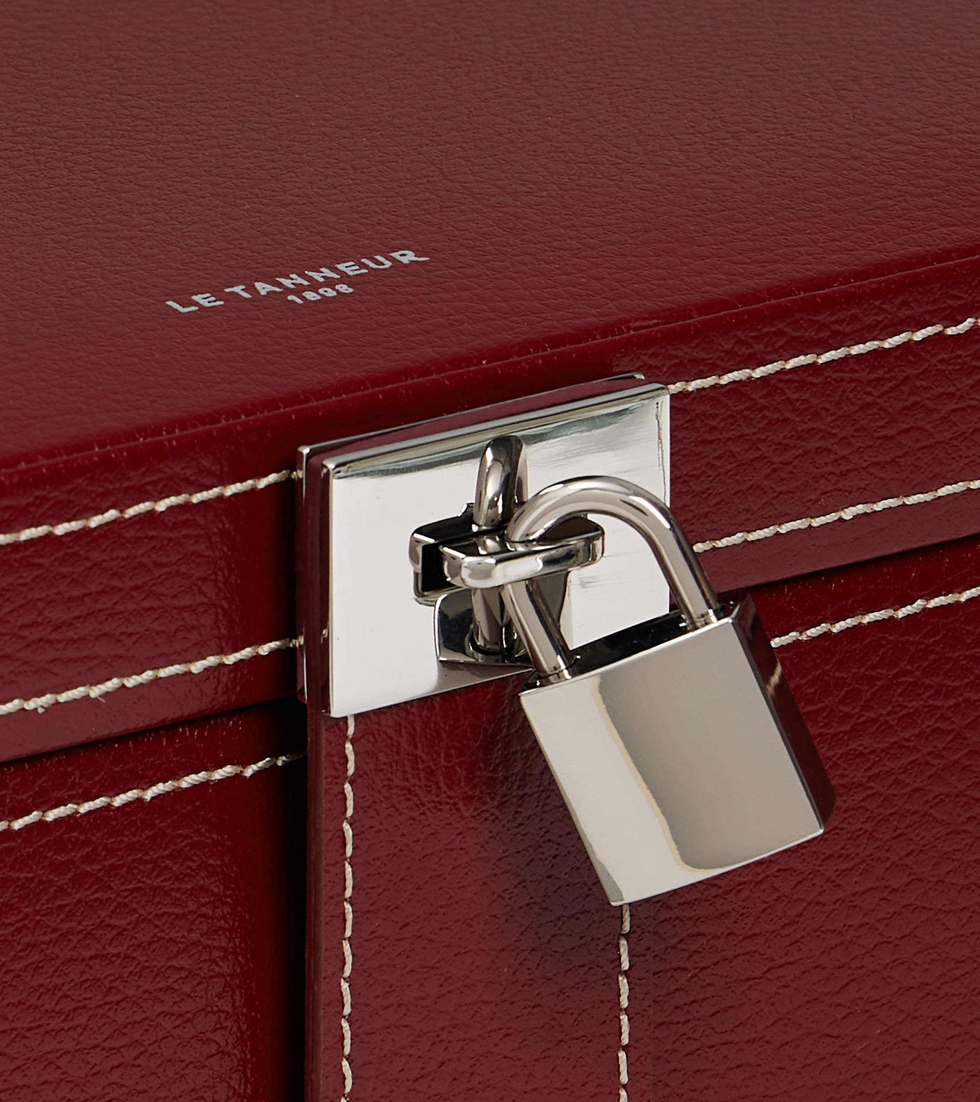 Large jewelry box in leather