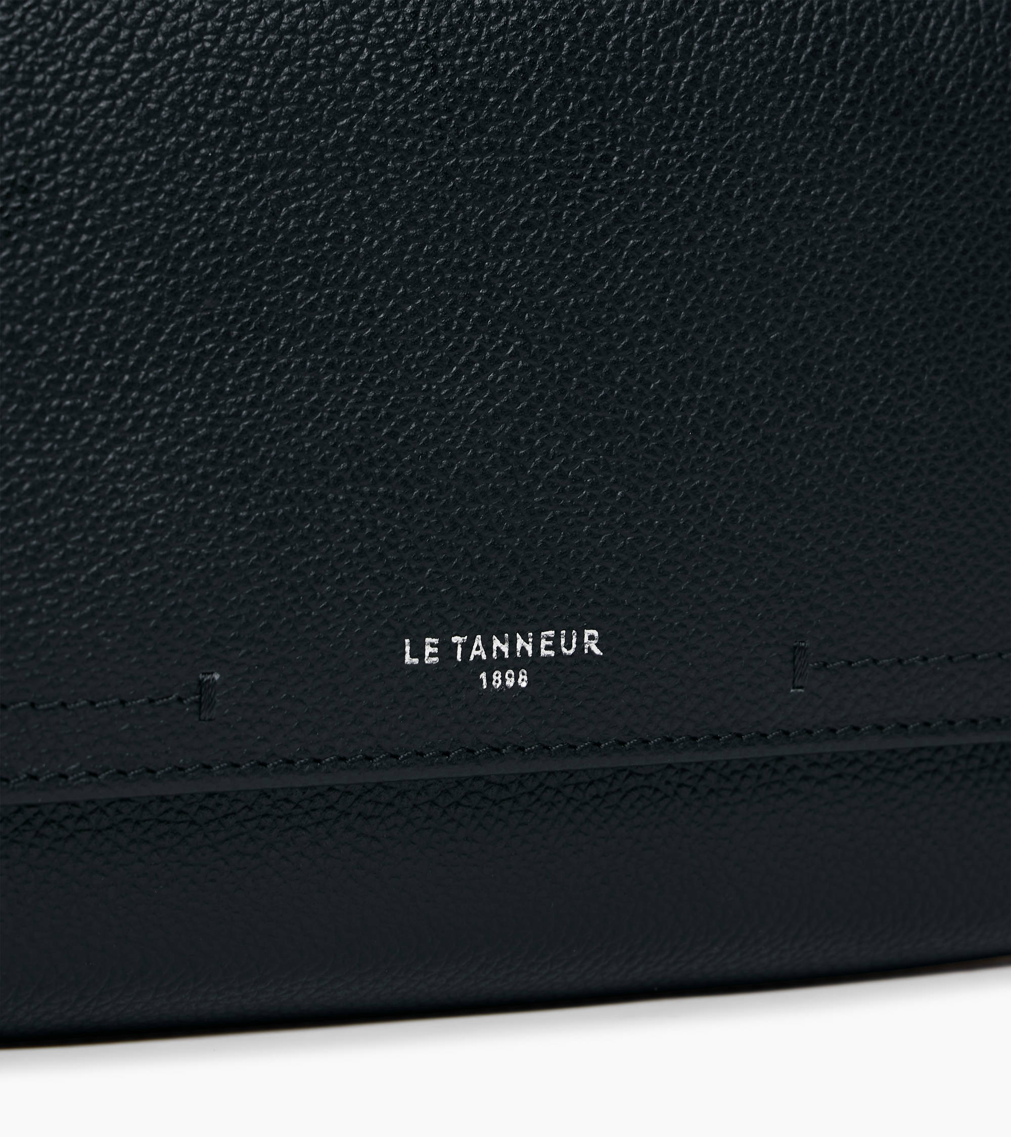 Three-slot soft travel watch case in leather