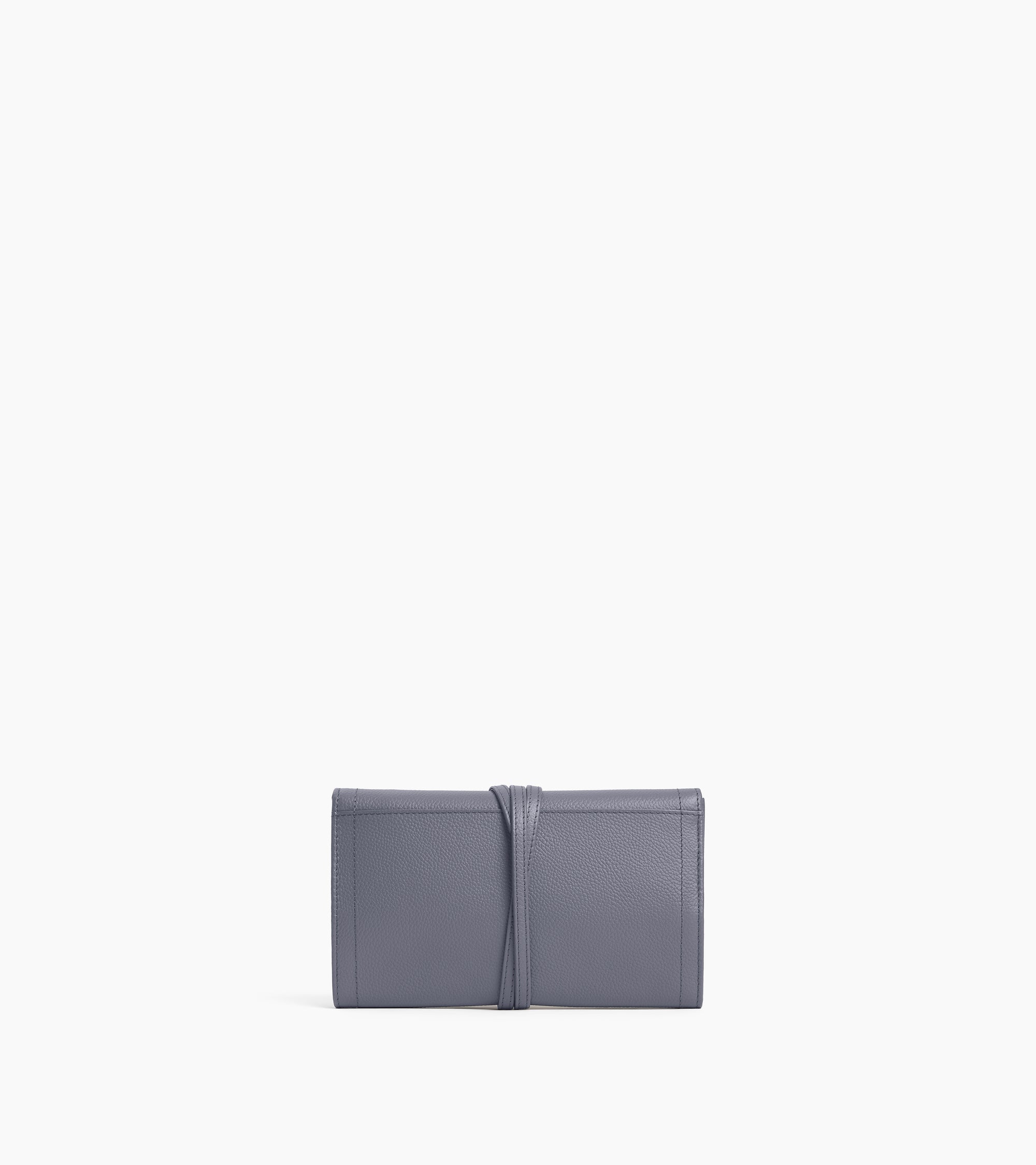 Travel jewellery box in grained leather