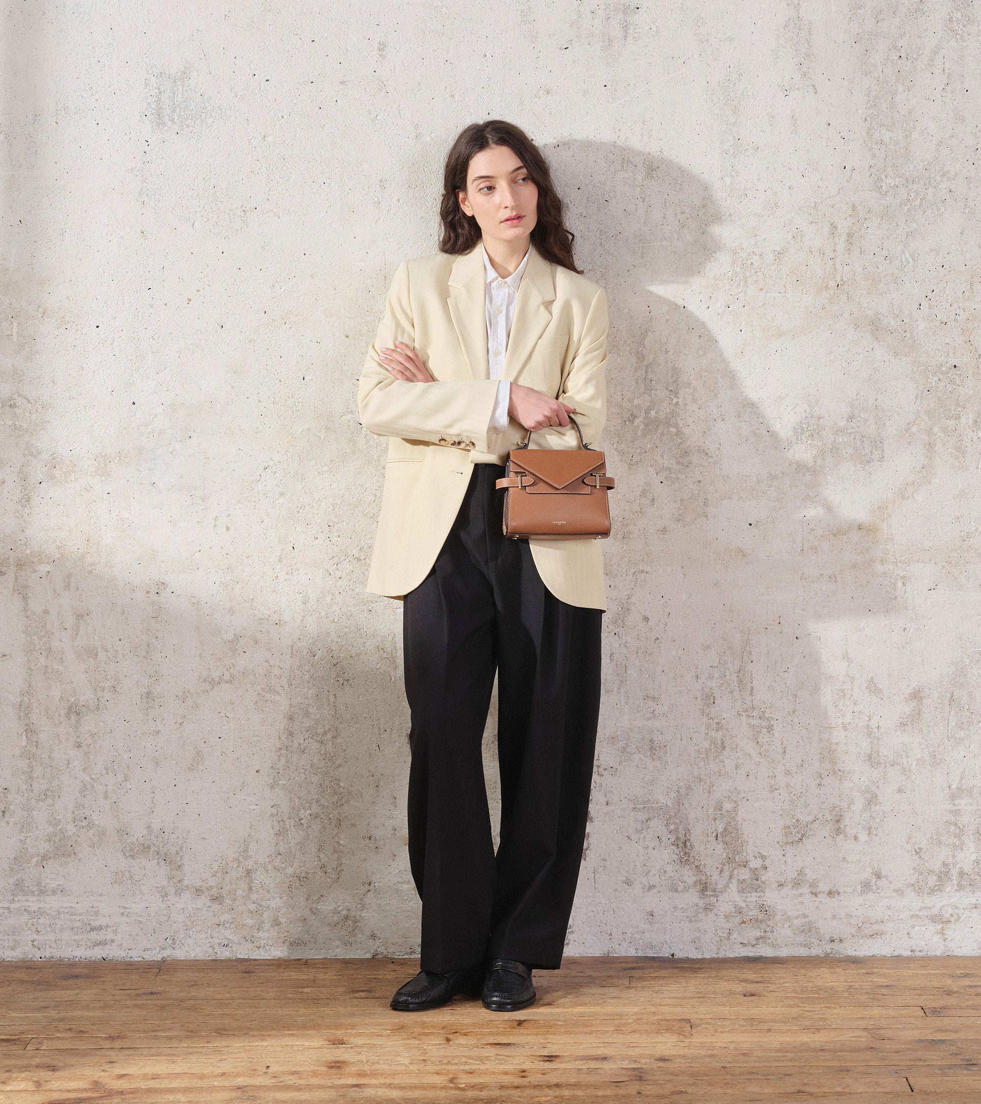 Emilie small handbag with double flap in grained leather