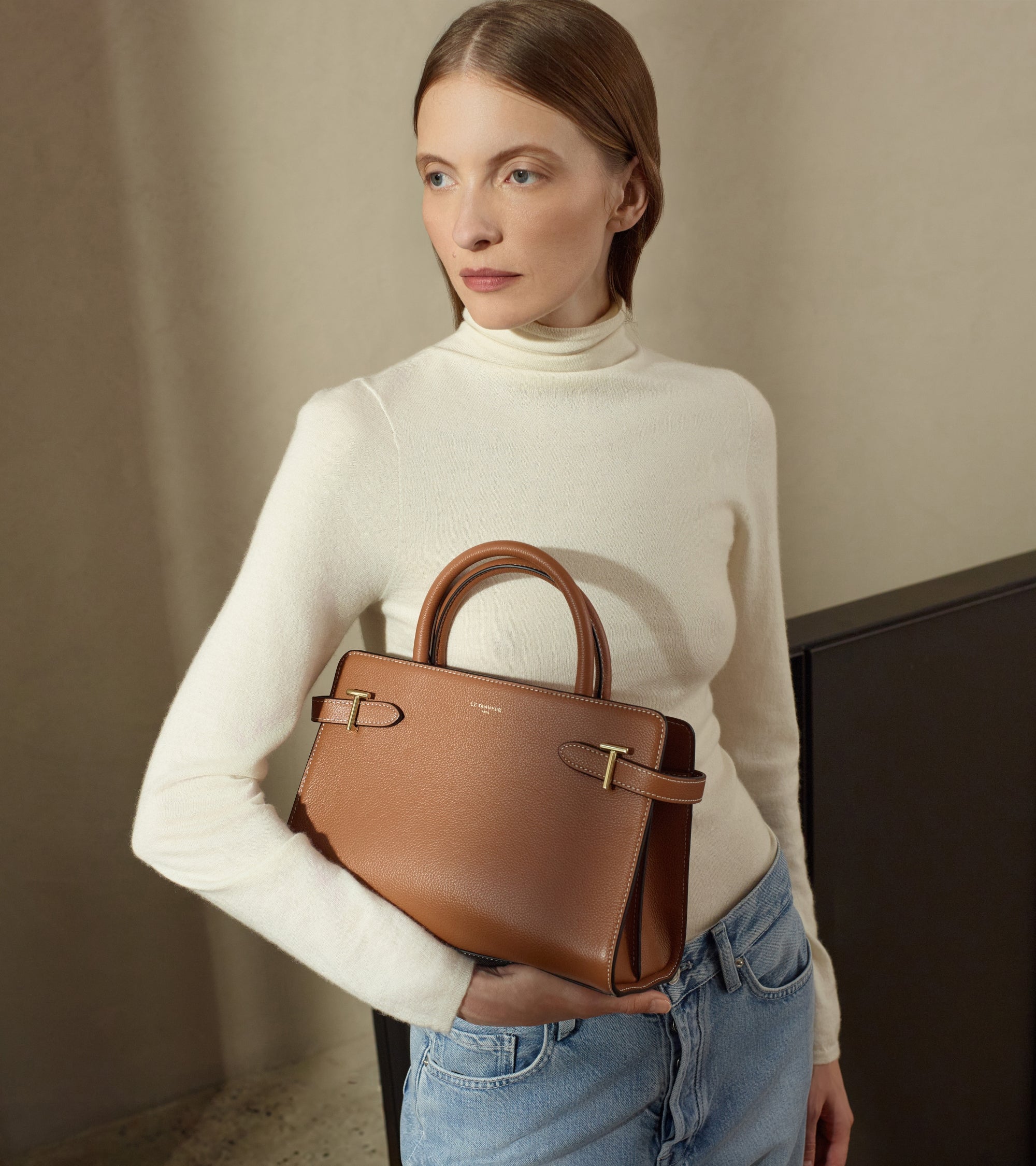Emilie medium-sized handbag in grained leather