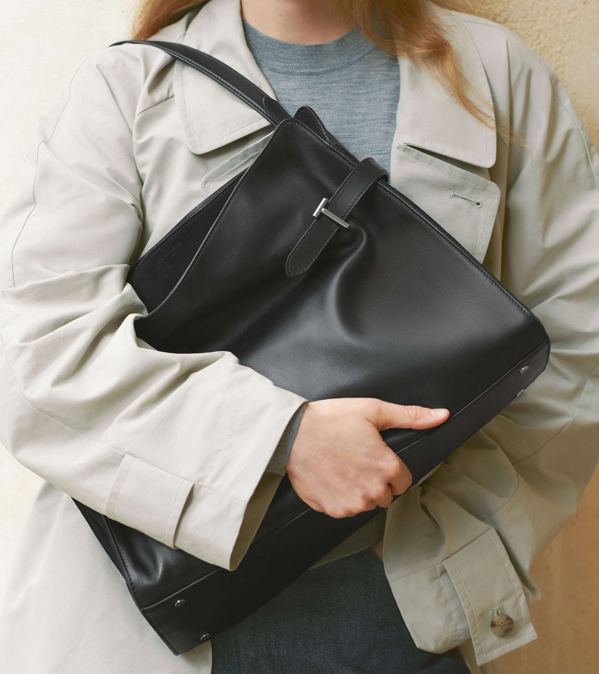 Maxi shoulder bag in smooth leather and nubuck