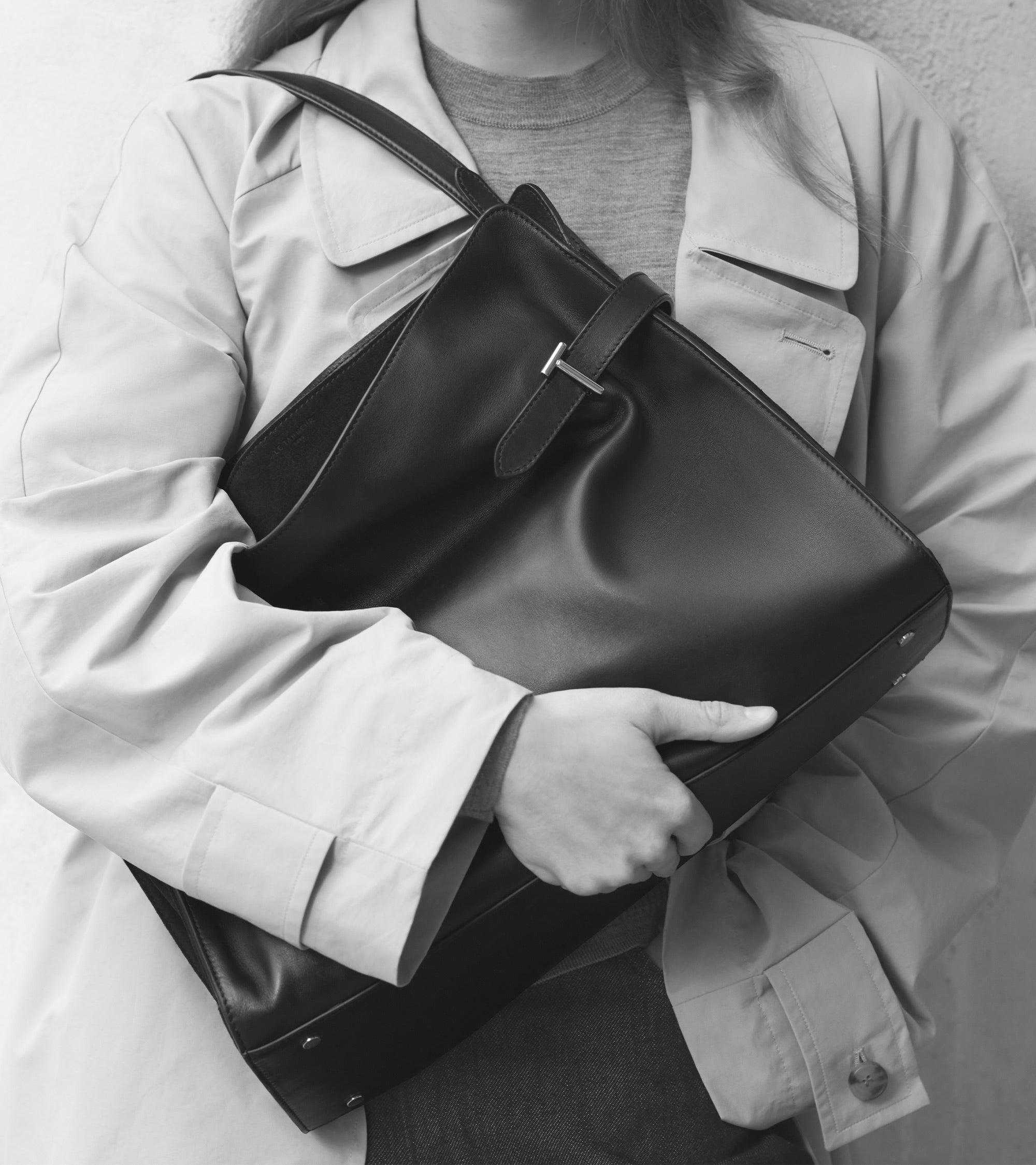 Emie maxi shoulder bag in smooth leather and nubuck