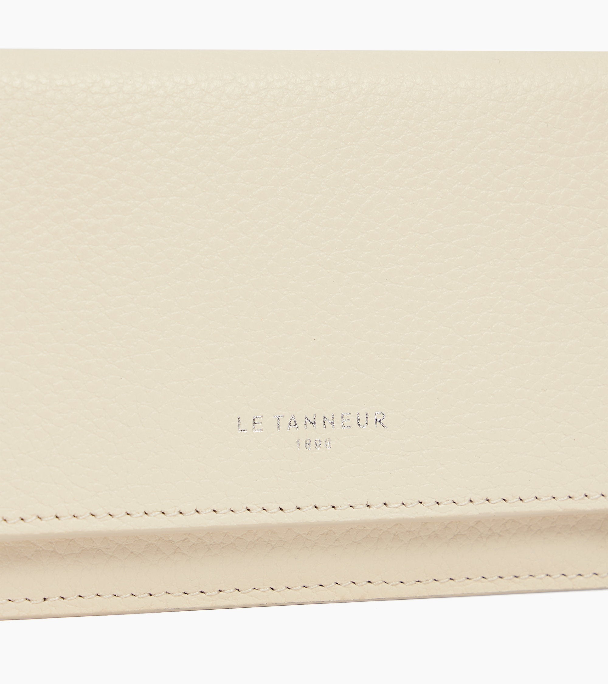Emilie card holder in grained leather with flap