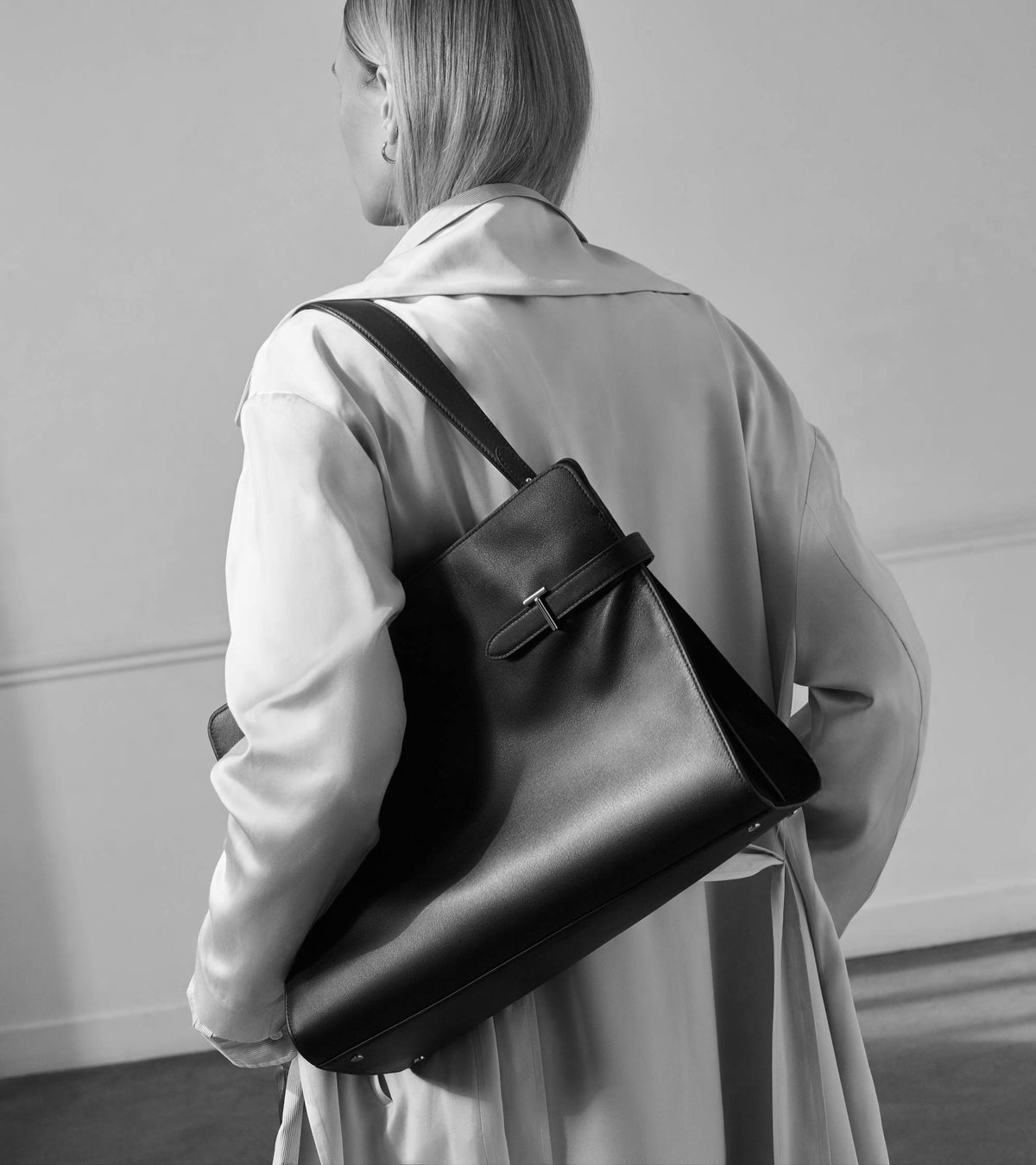 Emie maxi handbag in smooth leather and suede
