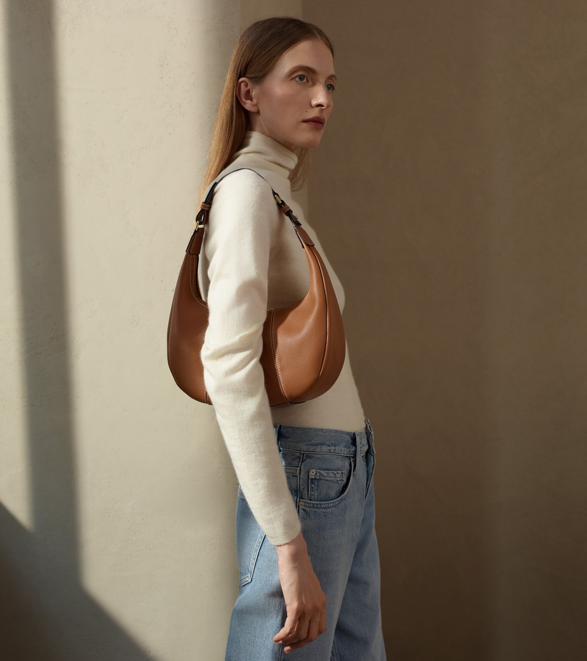 Juliette small, grained leather hobo bag