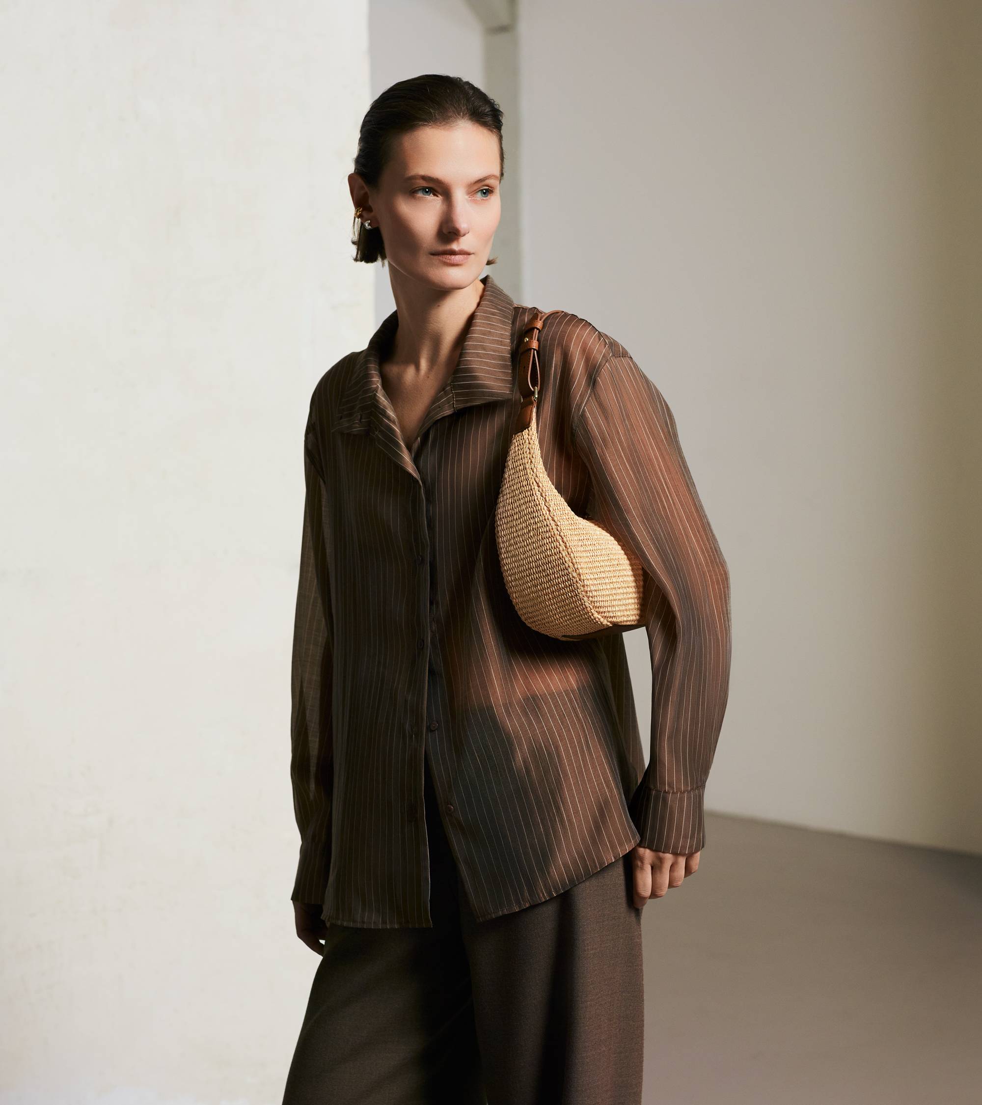 Juliette small hobo bag with raffia effect and smooth leather