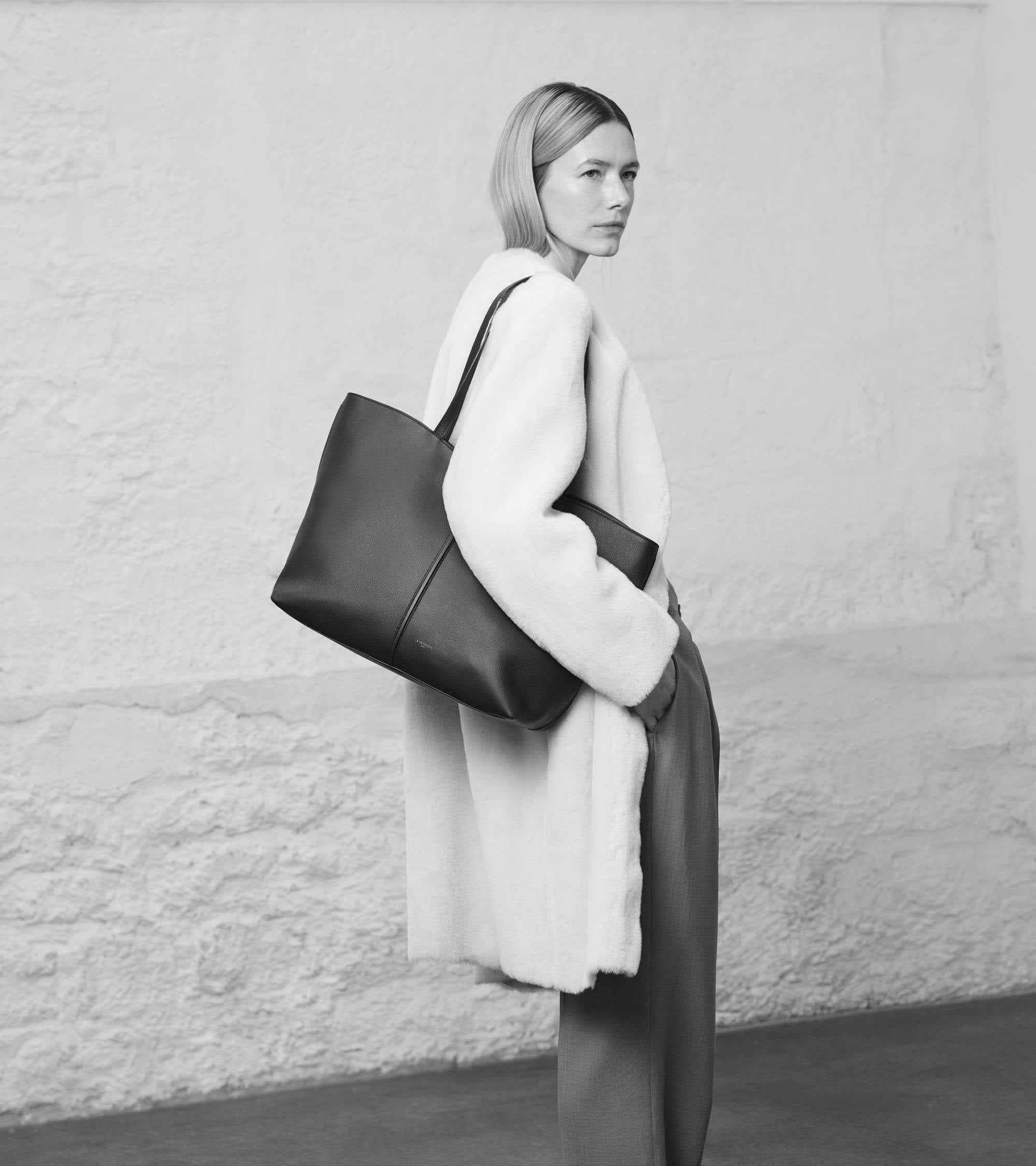 Hortense large tote bag in double-face grained leather