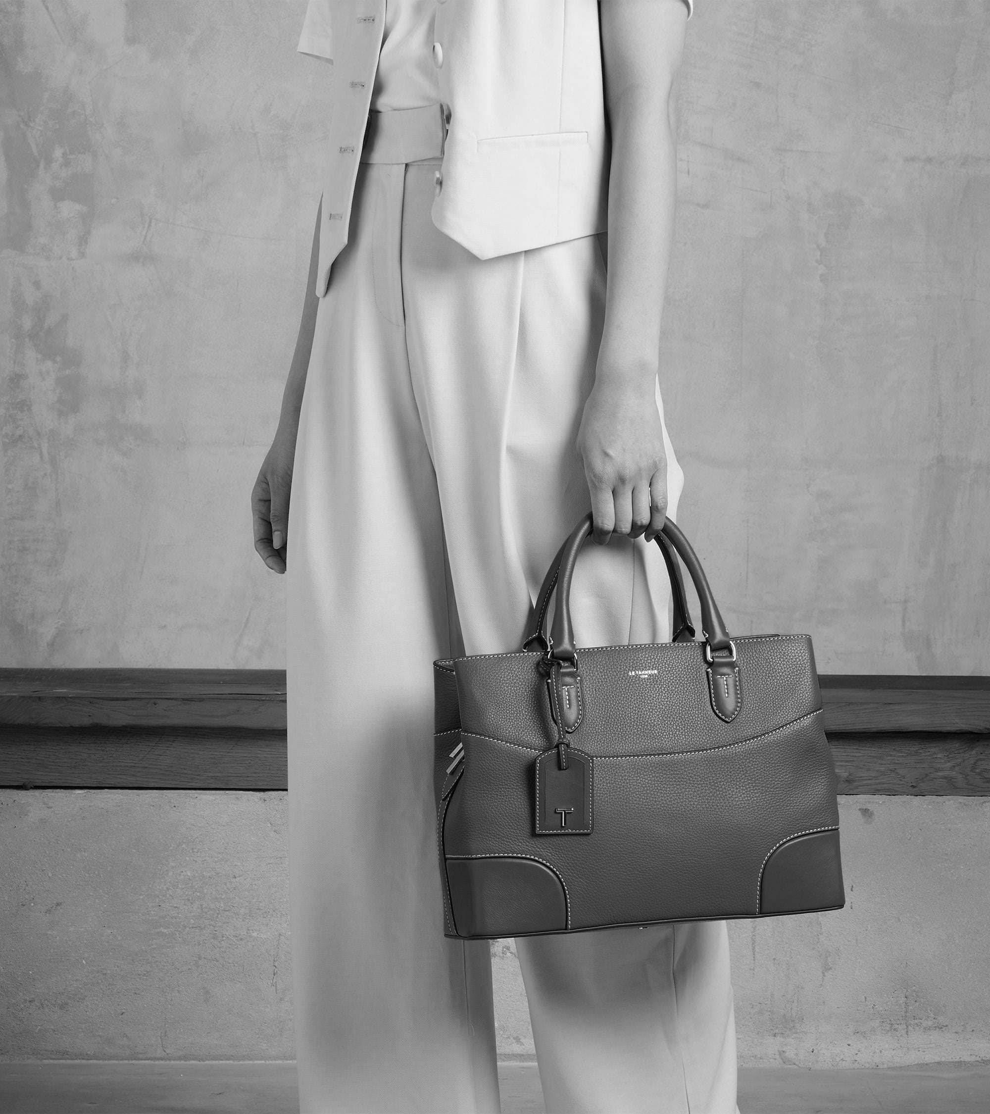 Romy large handbag in smooth grained leather