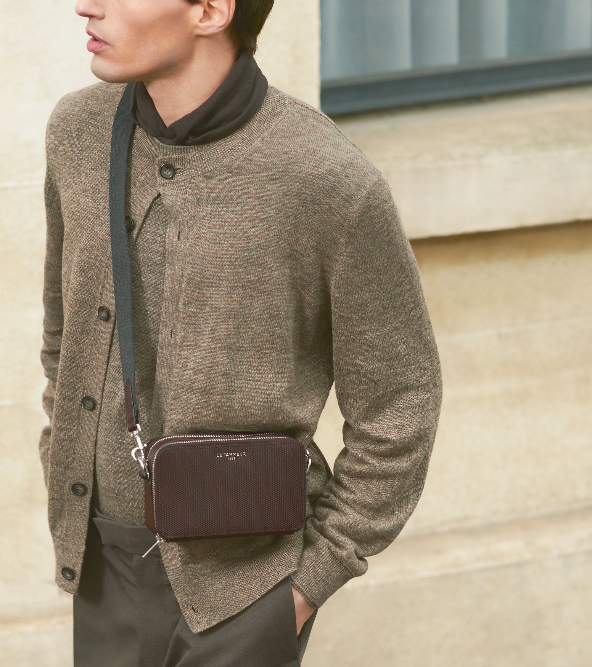 Emile small 2-compartment shoulder bag in signature T leather black